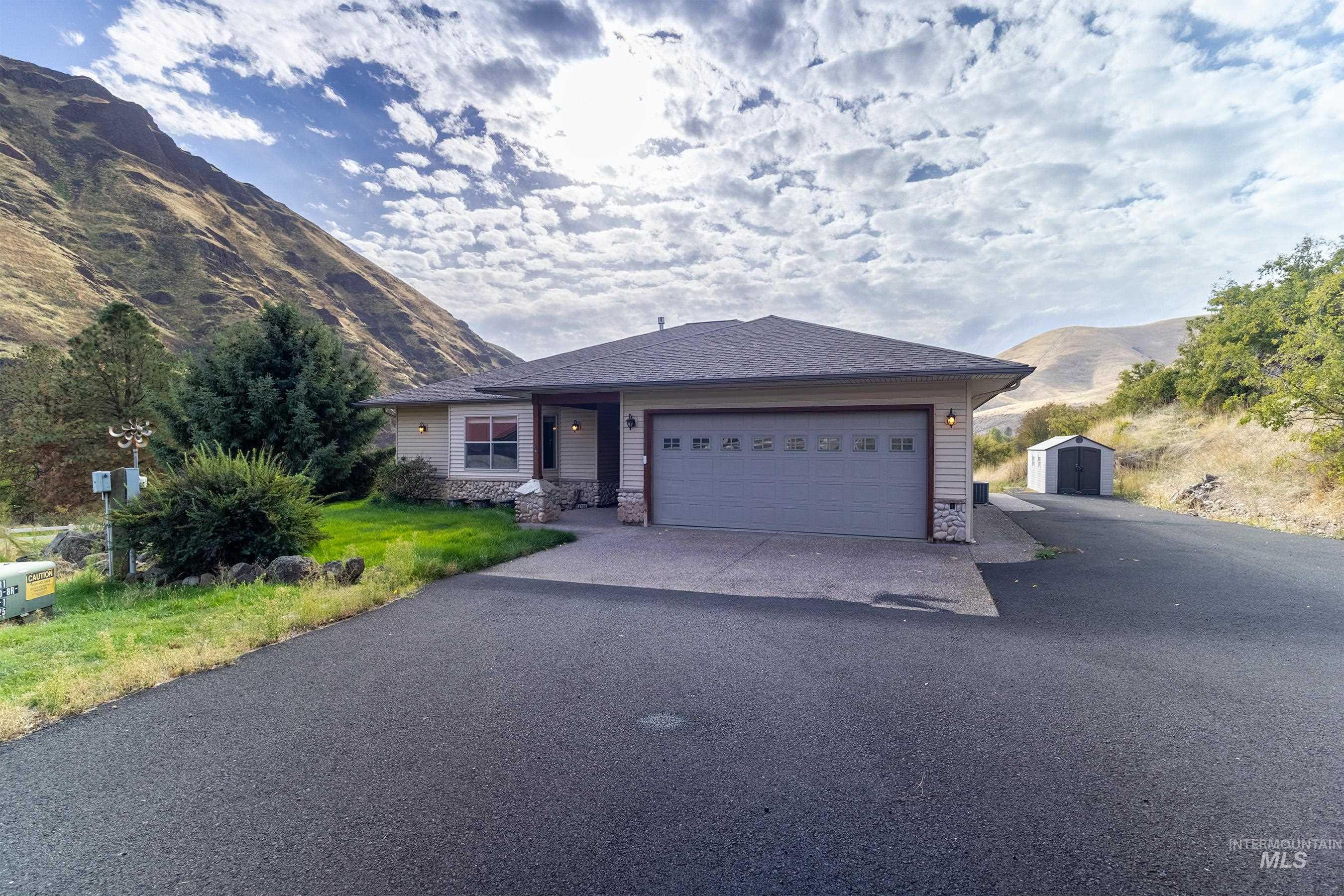 24500 Arrow Highline, Juliaetta, Idaho 83535, 3 Bedrooms, 2 Bathrooms, Residential For Sale, Price $895,000, 98964813