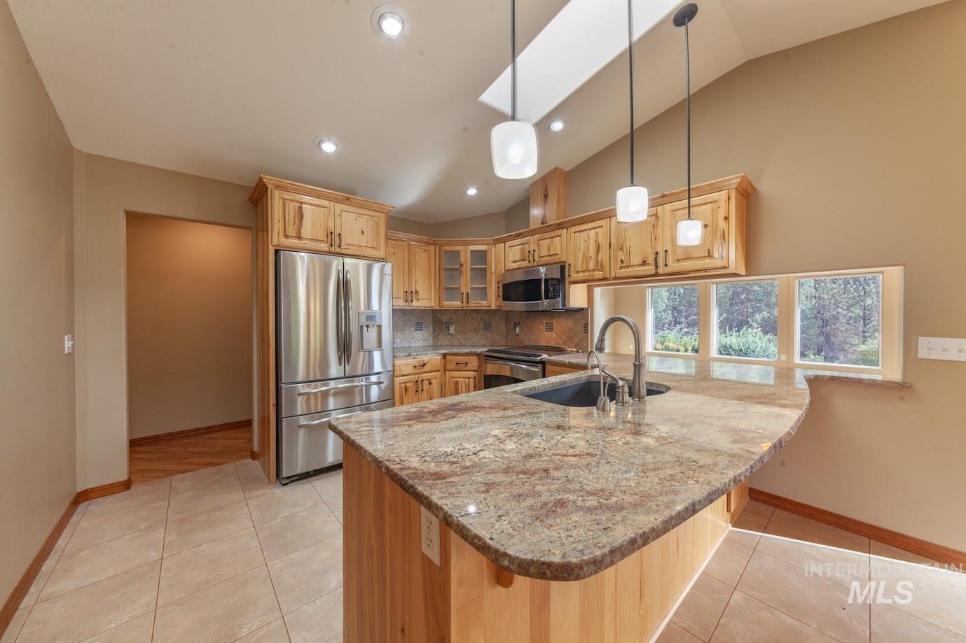 24500 Arrow Highline, Juliaetta, Idaho 83535, 3 Bedrooms, 2 Bathrooms, Residential For Sale, Price $895,000, 98964813