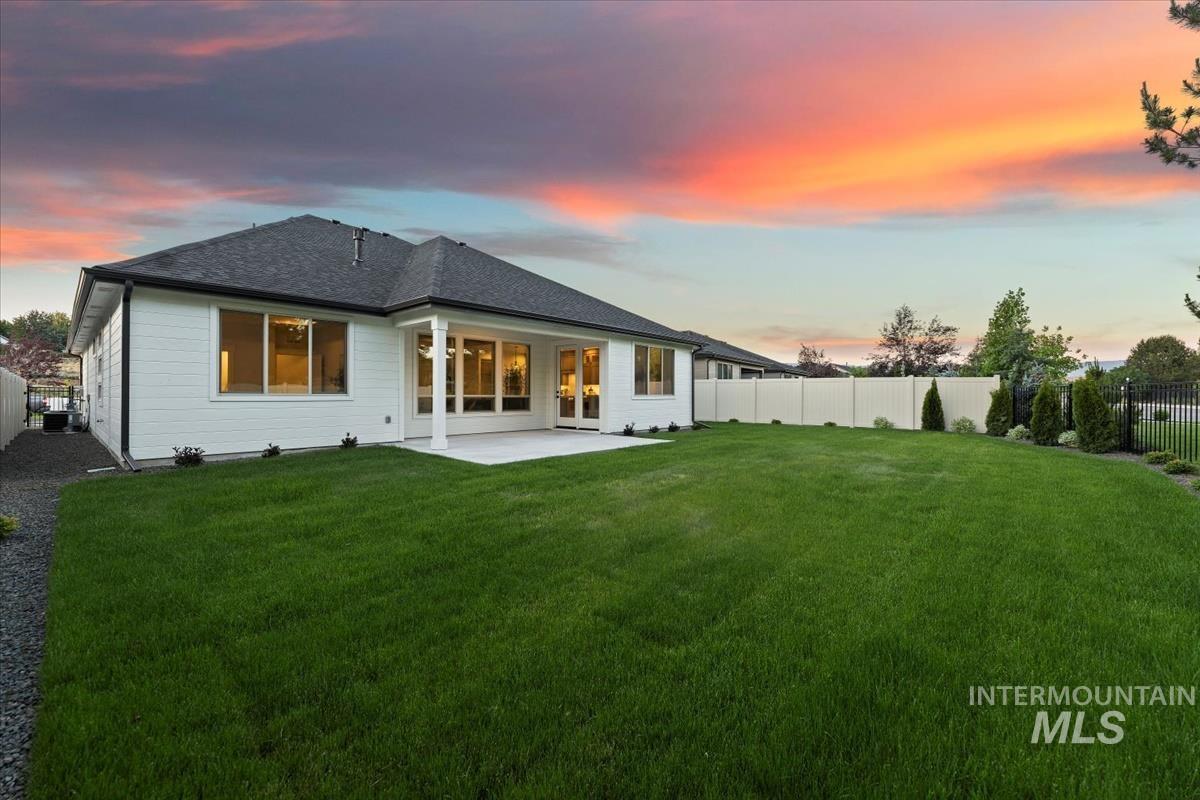 1106 E Rockhurst Ln, Eagle, Idaho 83616, 3 Bedrooms, 2.5 Bathrooms, Residential For Sale, Price $739,800, 98964815