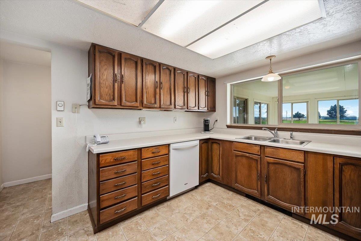 106 B N 600 W, Paul, Idaho 83347, 5 Bedrooms, 3.5 Bathrooms, Residential For Sale, Price $655,000, 98964839