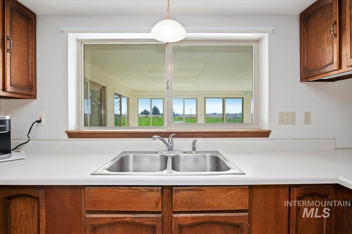 106 B N 600 W, Paul, Idaho 83347, 5 Bedrooms, 3.5 Bathrooms, Residential For Sale, Price $655,000, 98964839