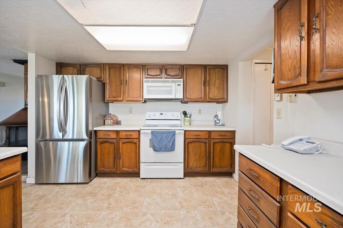 106 B N 600 W, Paul, Idaho 83347, 5 Bedrooms, 3.5 Bathrooms, Residential For Sale, Price $655,000, 98964839