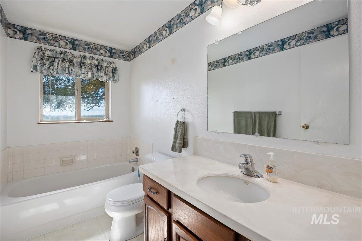 106 B N 600 W, Paul, Idaho 83347, 5 Bedrooms, 3.5 Bathrooms, Residential For Sale, Price $655,000, 98964839