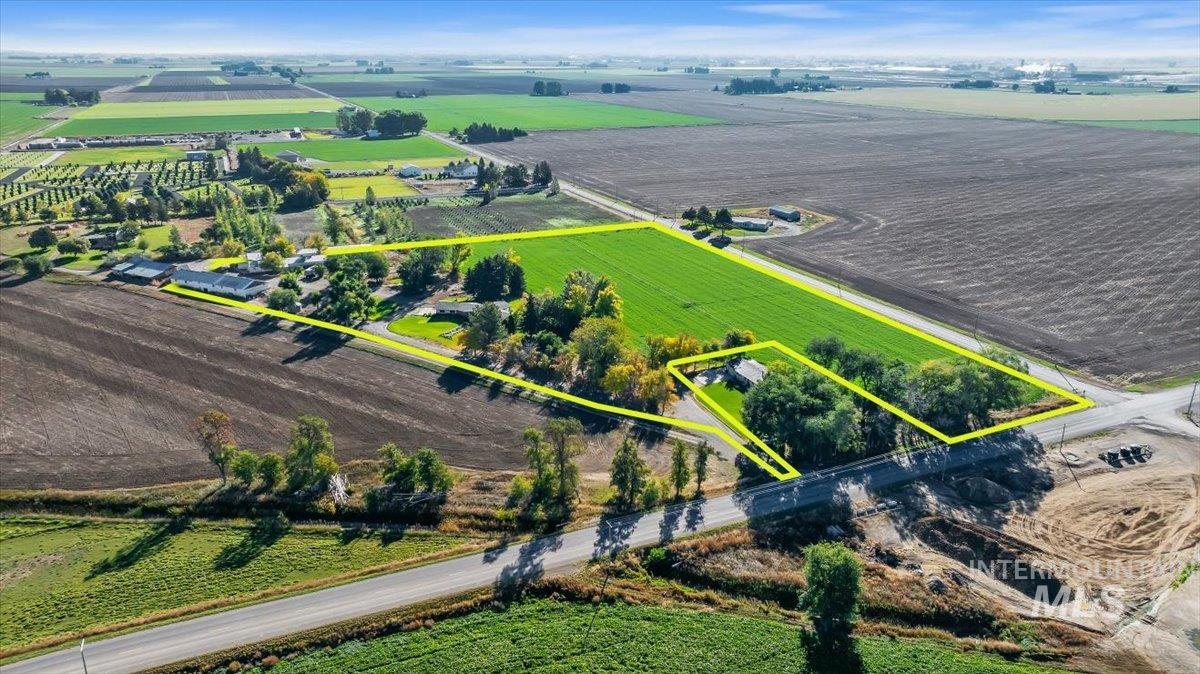 106 B N 600 W, Paul, Idaho 83347, 5 Bedrooms, 3.5 Bathrooms, Residential For Sale, Price $655,000, 98964839