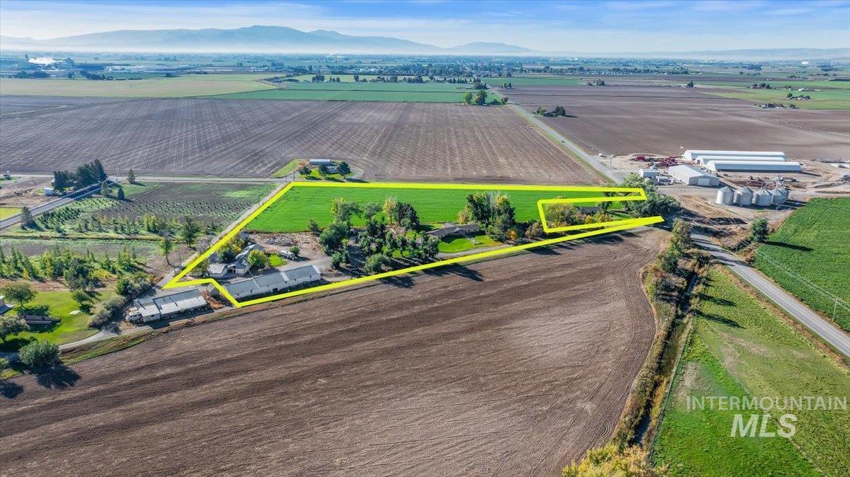 106 B N 600 W, Paul, Idaho 83347, 5 Bedrooms, 3.5 Bathrooms, Residential For Sale, Price $655,000, 98964839
