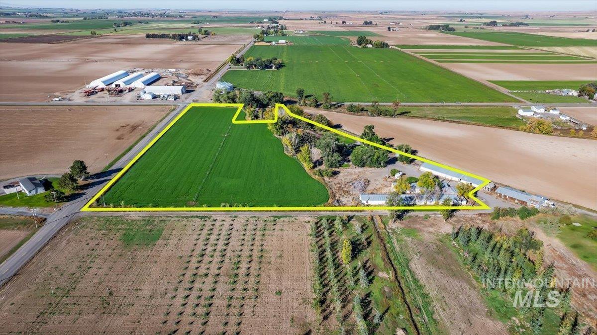 106 B N 600 W, Paul, Idaho 83347, 5 Bedrooms, 3.5 Bathrooms, Residential For Sale, Price $655,000, 98964839