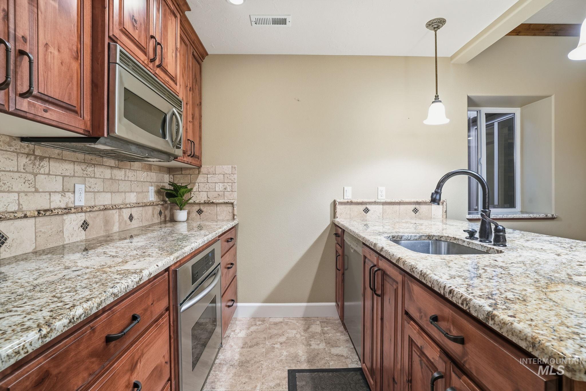 330 S Winthrop Pl, Boise, Idaho 83709, 7 Bedrooms, 4 Bathrooms, Residential For Sale, Price $849,000, 98964848
