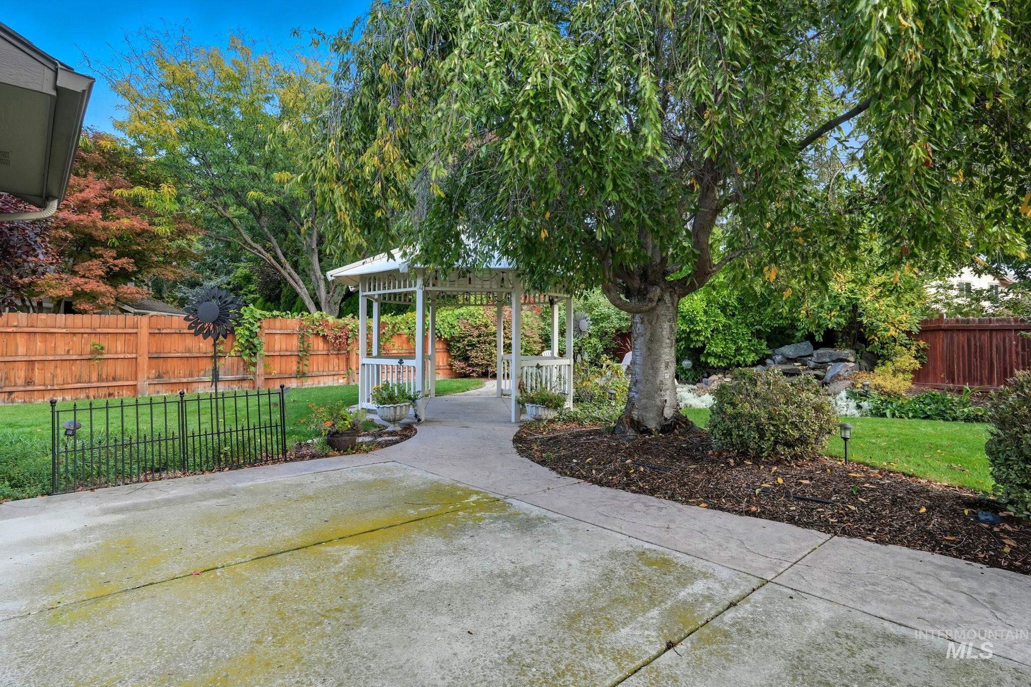 330 S Winthrop Pl, Boise, Idaho 83709, 7 Bedrooms, 4 Bathrooms, Residential For Sale, Price $849,000, 98964848
