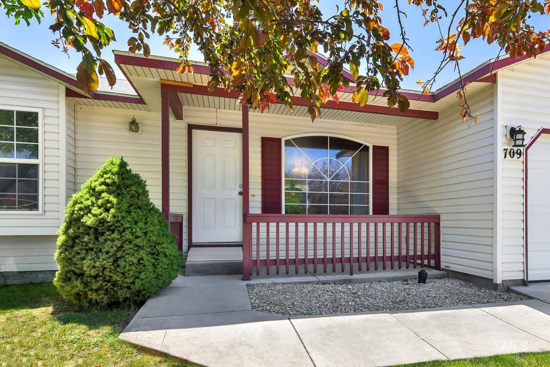 709 E Trail Creek, Nampa, Idaho 83686, 3 Bedrooms, 2 Bathrooms, Residential For Sale, Price $319,995, 98964852