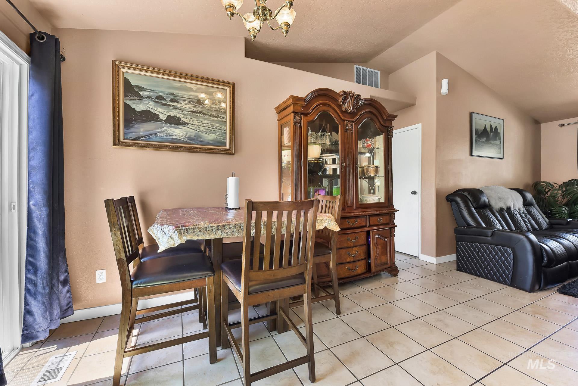709 E Trail Creek, Nampa, Idaho 83686, 3 Bedrooms, 2 Bathrooms, Residential For Sale, Price $319,995, 98964852
