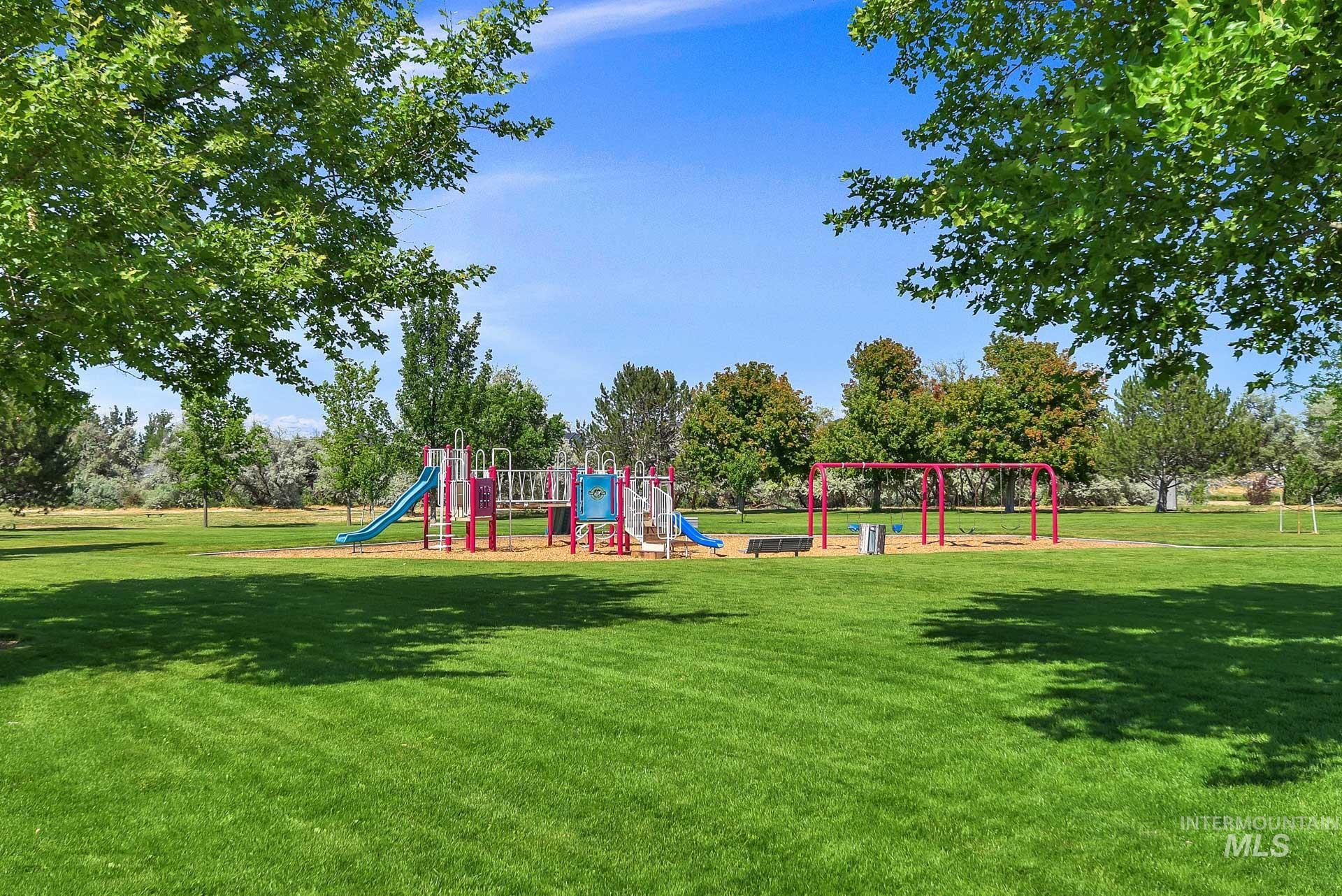 709 E Trail Creek, Nampa, Idaho 83686, 3 Bedrooms, 2 Bathrooms, Residential For Sale, Price $319,995, 98964852