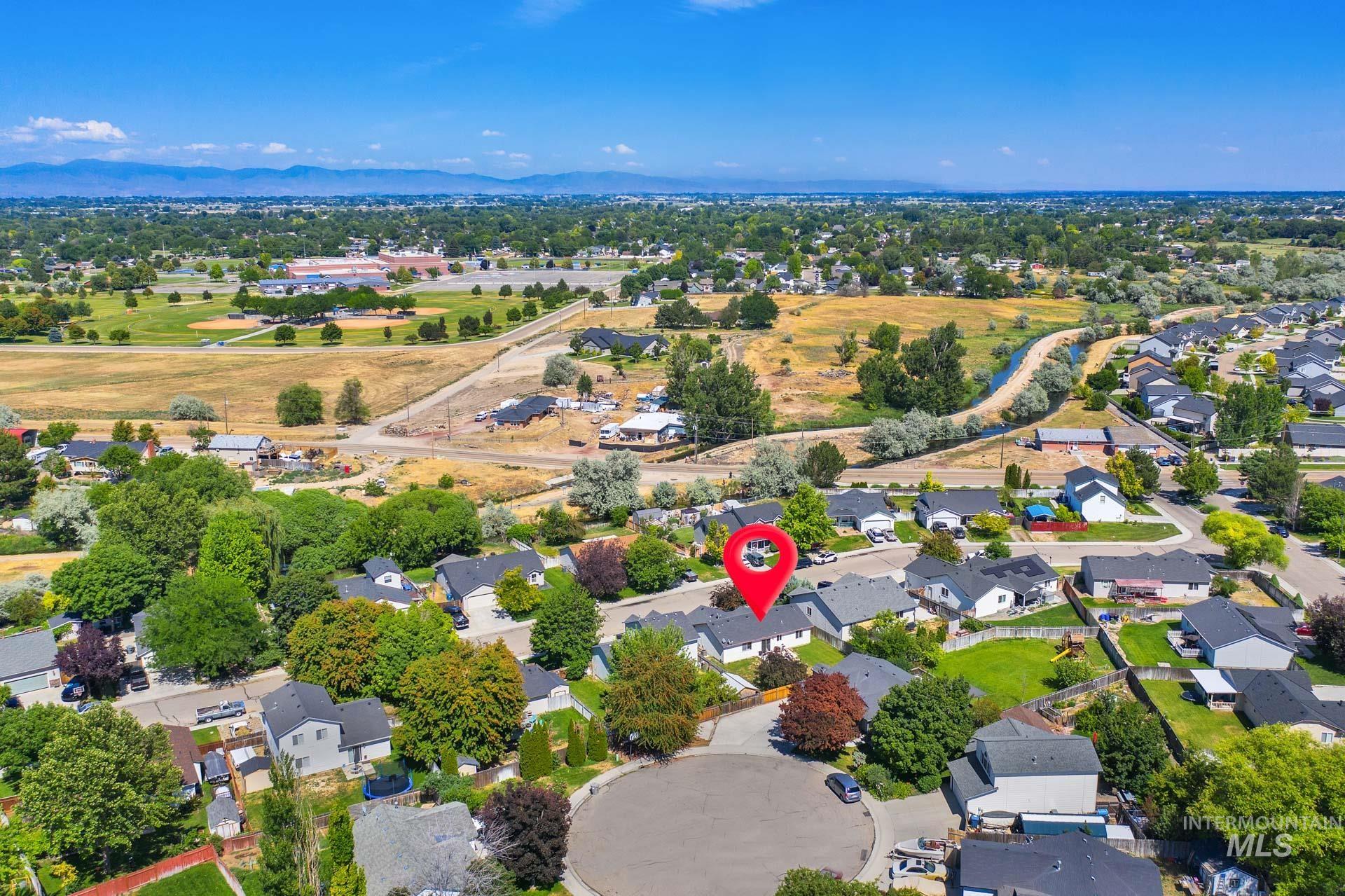709 E Trail Creek, Nampa, Idaho 83686, 3 Bedrooms, 2 Bathrooms, Residential For Sale, Price $319,995, 98964852