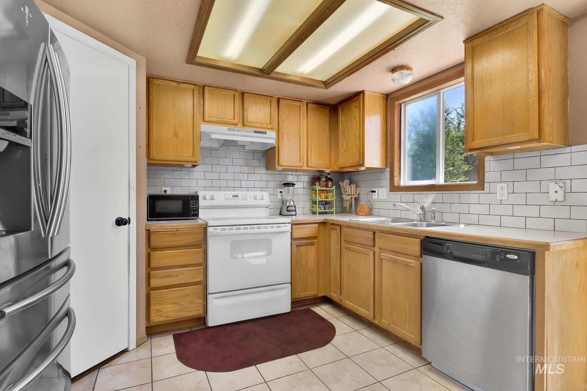 709 E Trail Creek, Nampa, Idaho 83686, 3 Bedrooms, 2 Bathrooms, Residential For Sale, Price $319,995, 98964852