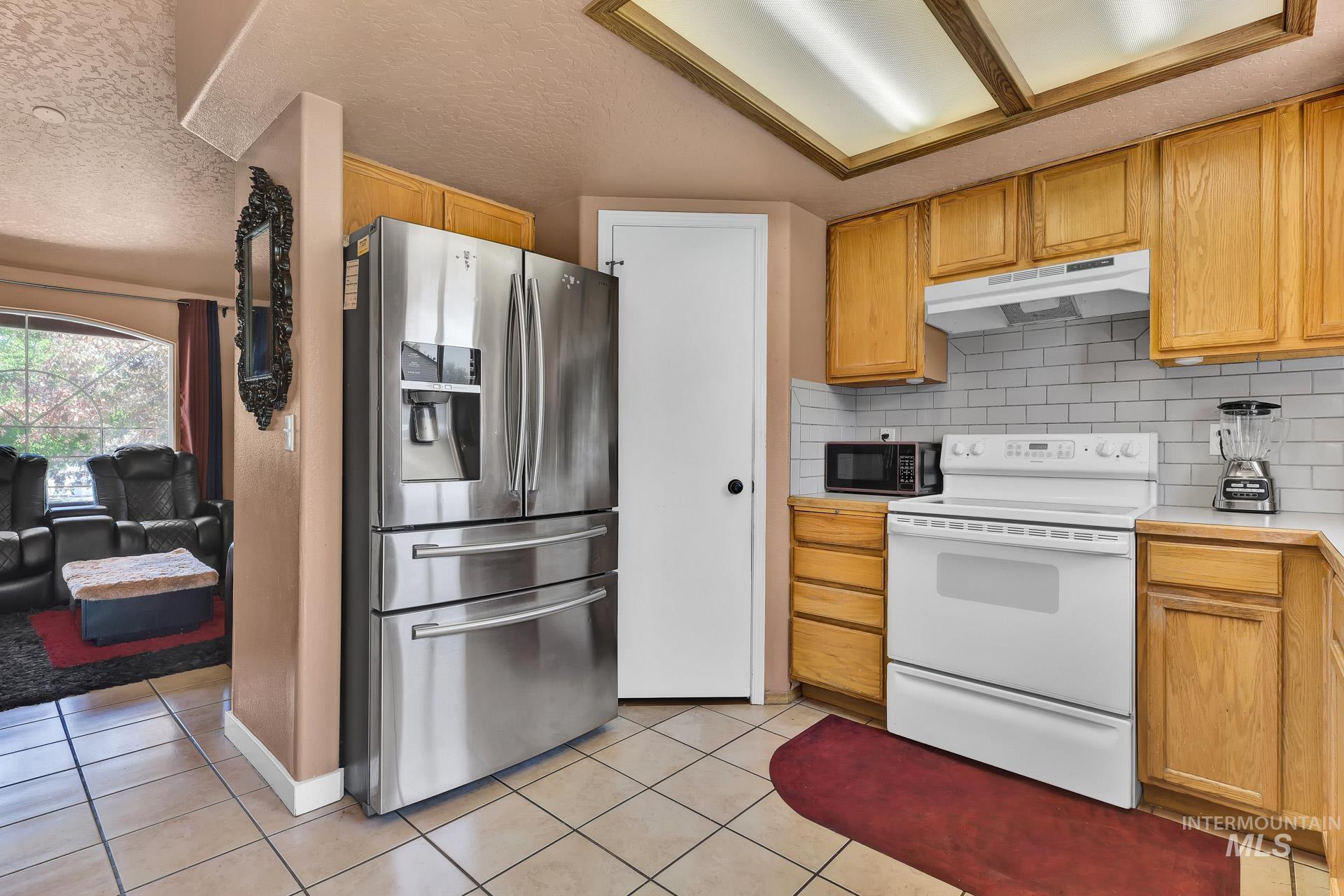 709 E Trail Creek, Nampa, Idaho 83686, 3 Bedrooms, 2 Bathrooms, Residential For Sale, Price $319,995, 98964852