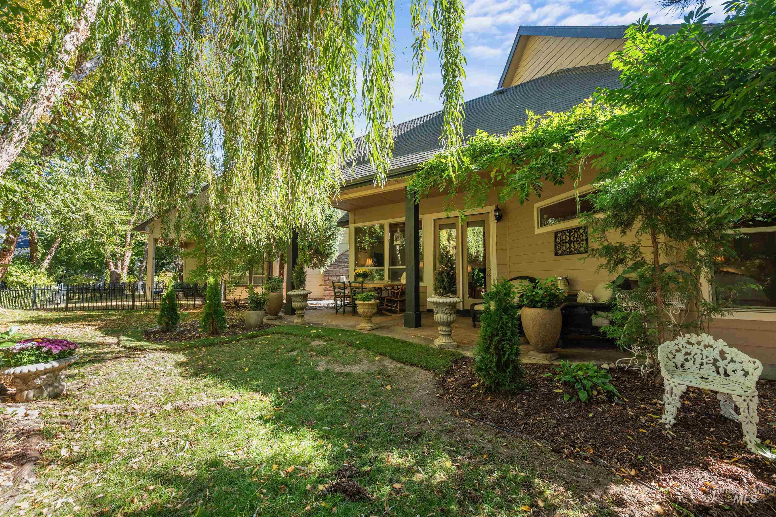 72 W Stone Path Lane, Eagle, Idaho 83616, 3 Bedrooms, 2.5 Bathrooms, Residential For Sale, Price $895,000, 98964929