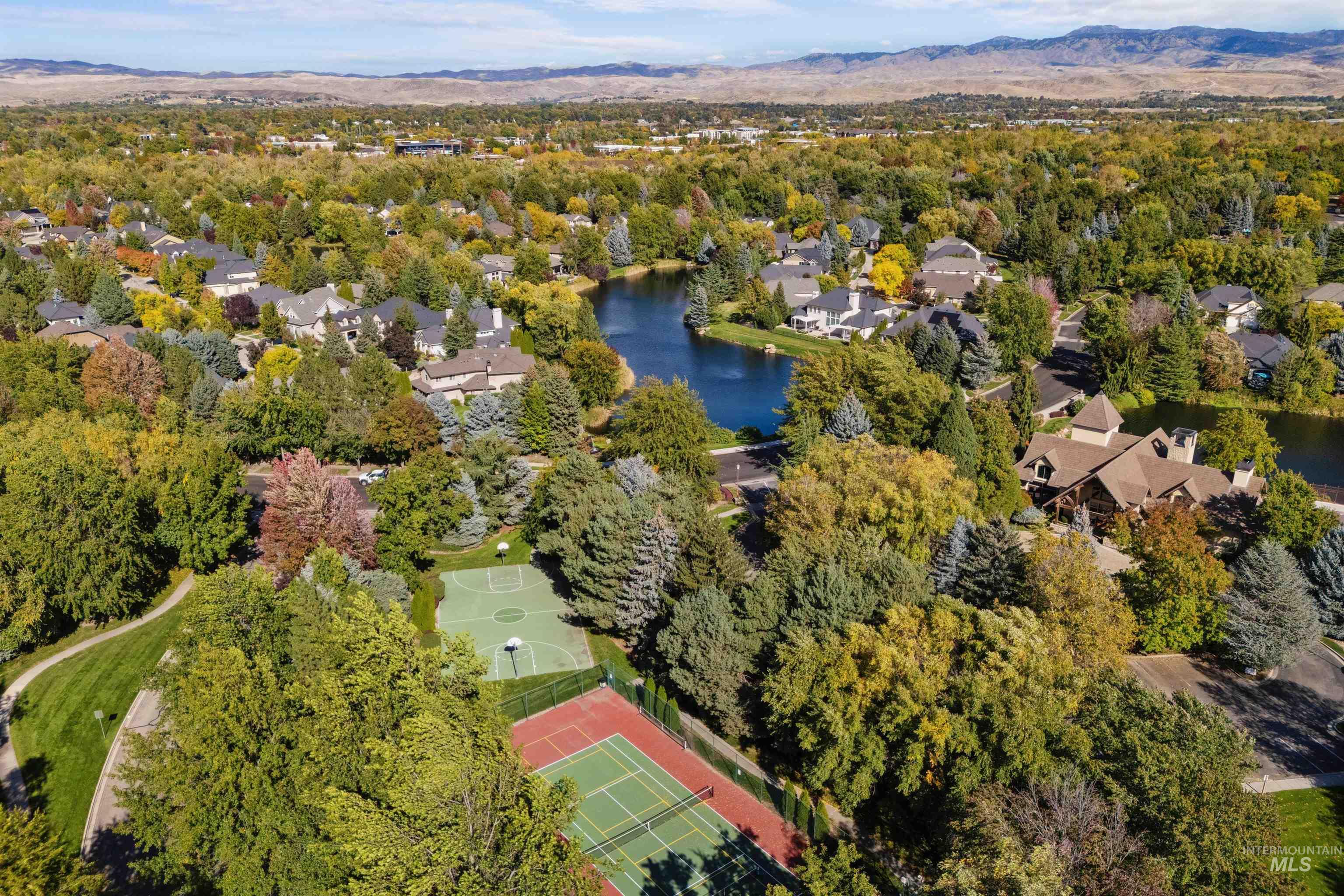 72 W Stone Path Lane, Eagle, Idaho 83616, 3 Bedrooms, 2.5 Bathrooms, Residential For Sale, Price $895,000, 98964929