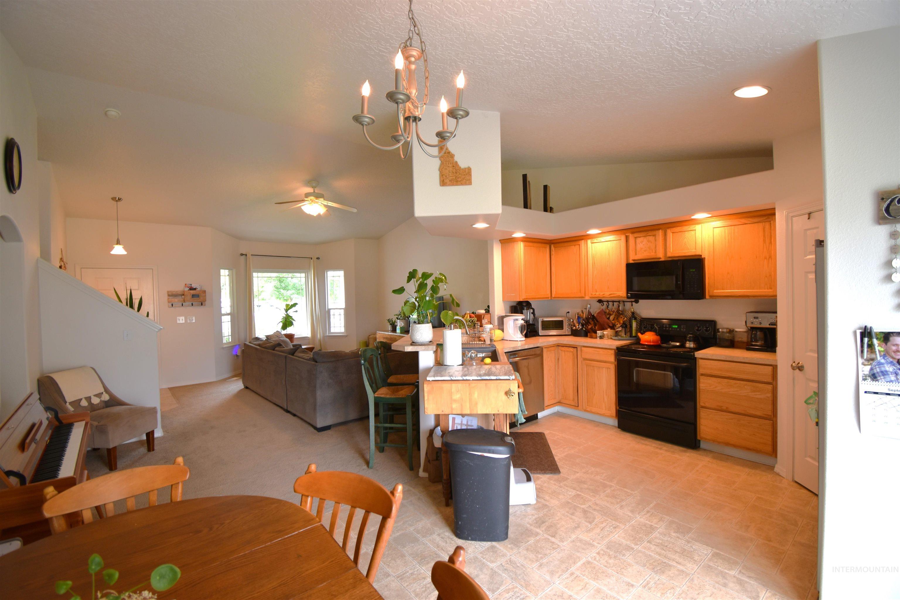 2707 Colfax, Caldwell, Idaho 83607, 4 Bedrooms, 2.5 Bathrooms, Rental For Rent, Price $2,150, 98964939