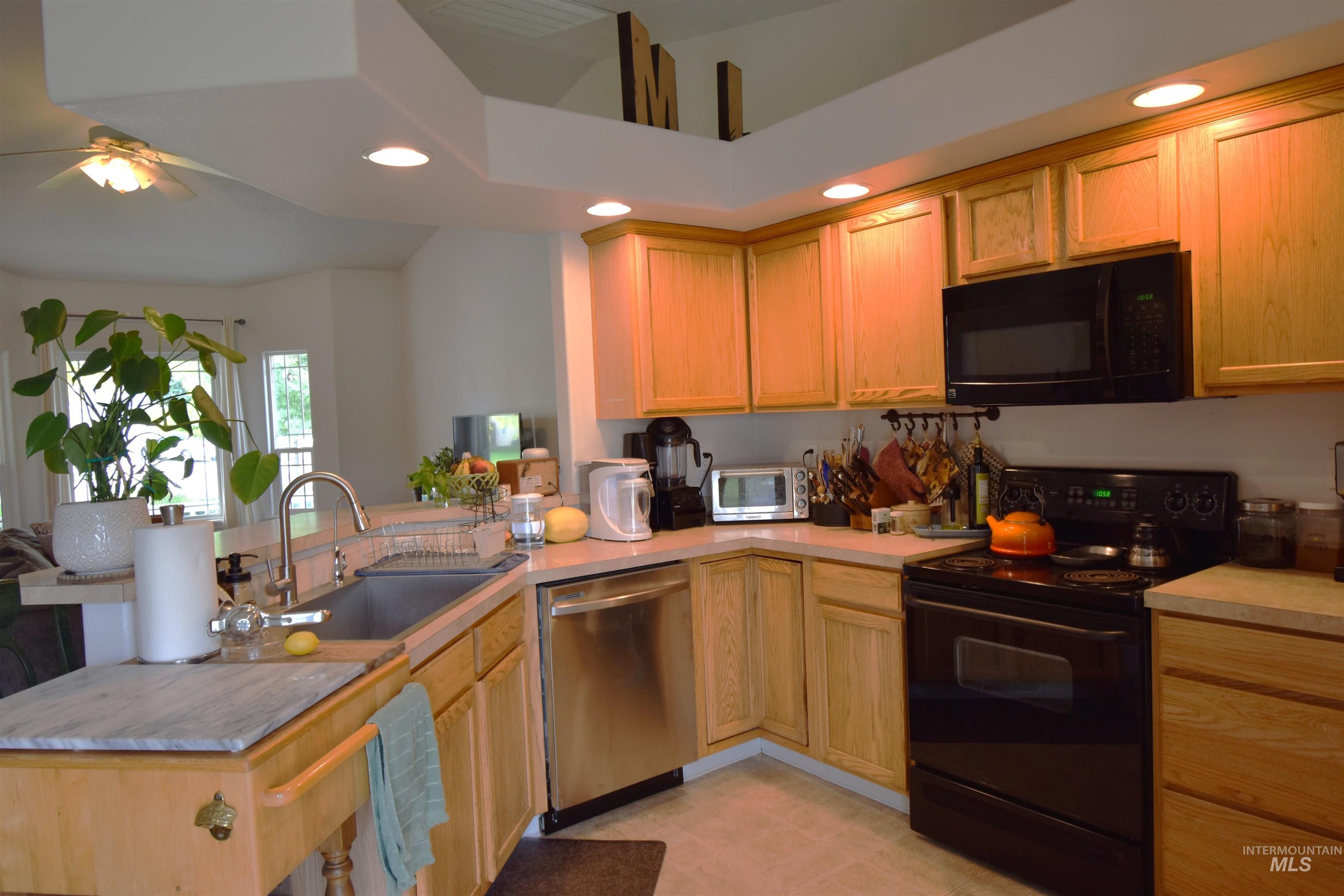 2707 Colfax, Caldwell, Idaho 83607, 4 Bedrooms, 2.5 Bathrooms, Rental For Rent, Price $2,150, 98964939