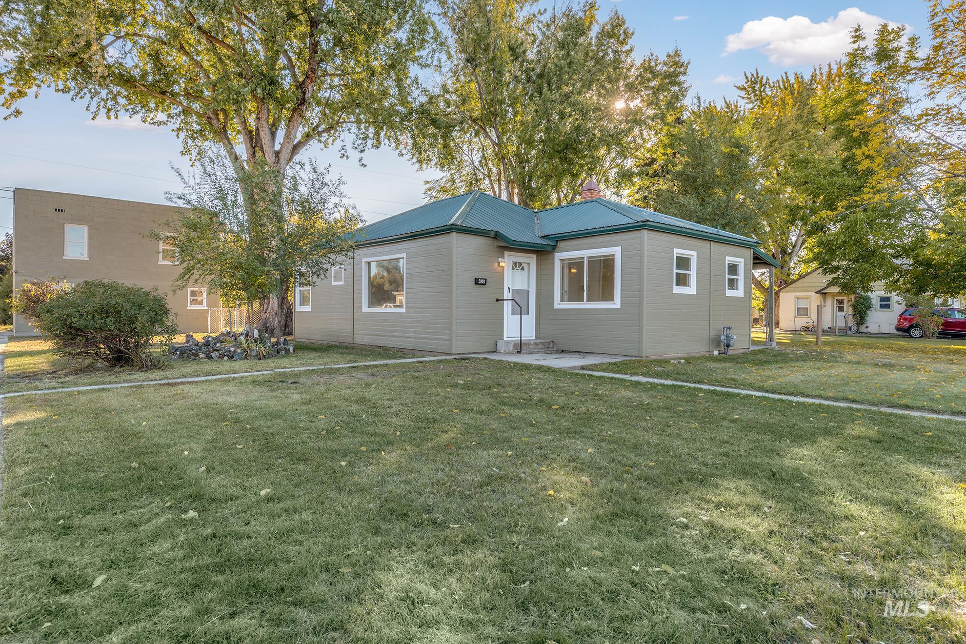 438 10th Ave N, Payette, Idaho 83661, 3 Bedrooms, 1 Bathroom, Residential Income For Sale, Price $350,000, 98964986