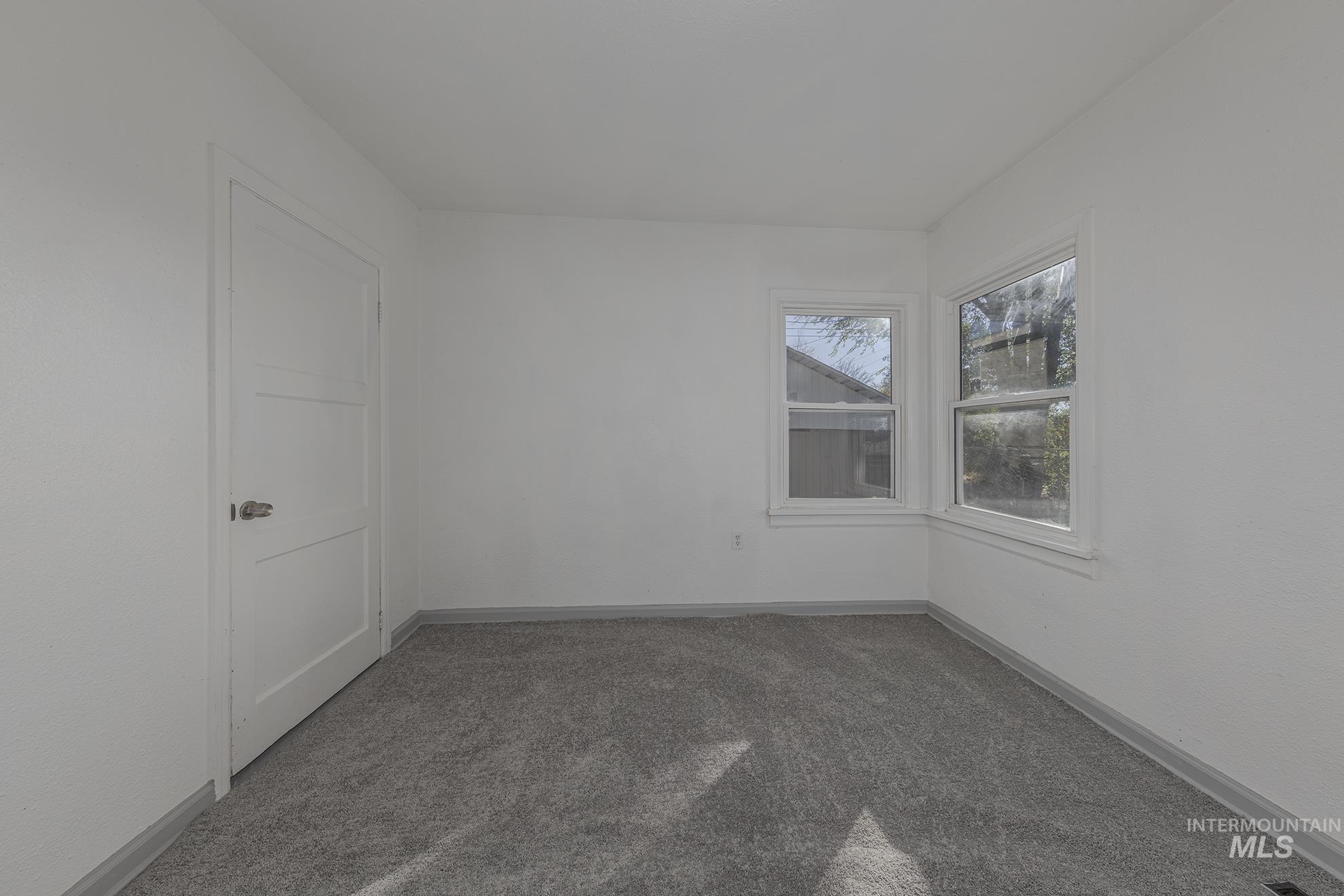 438 10th Ave N, Payette, Idaho 83661, 3 Bedrooms, 1 Bathroom, Residential Income For Sale, Price $350,000, 98964986