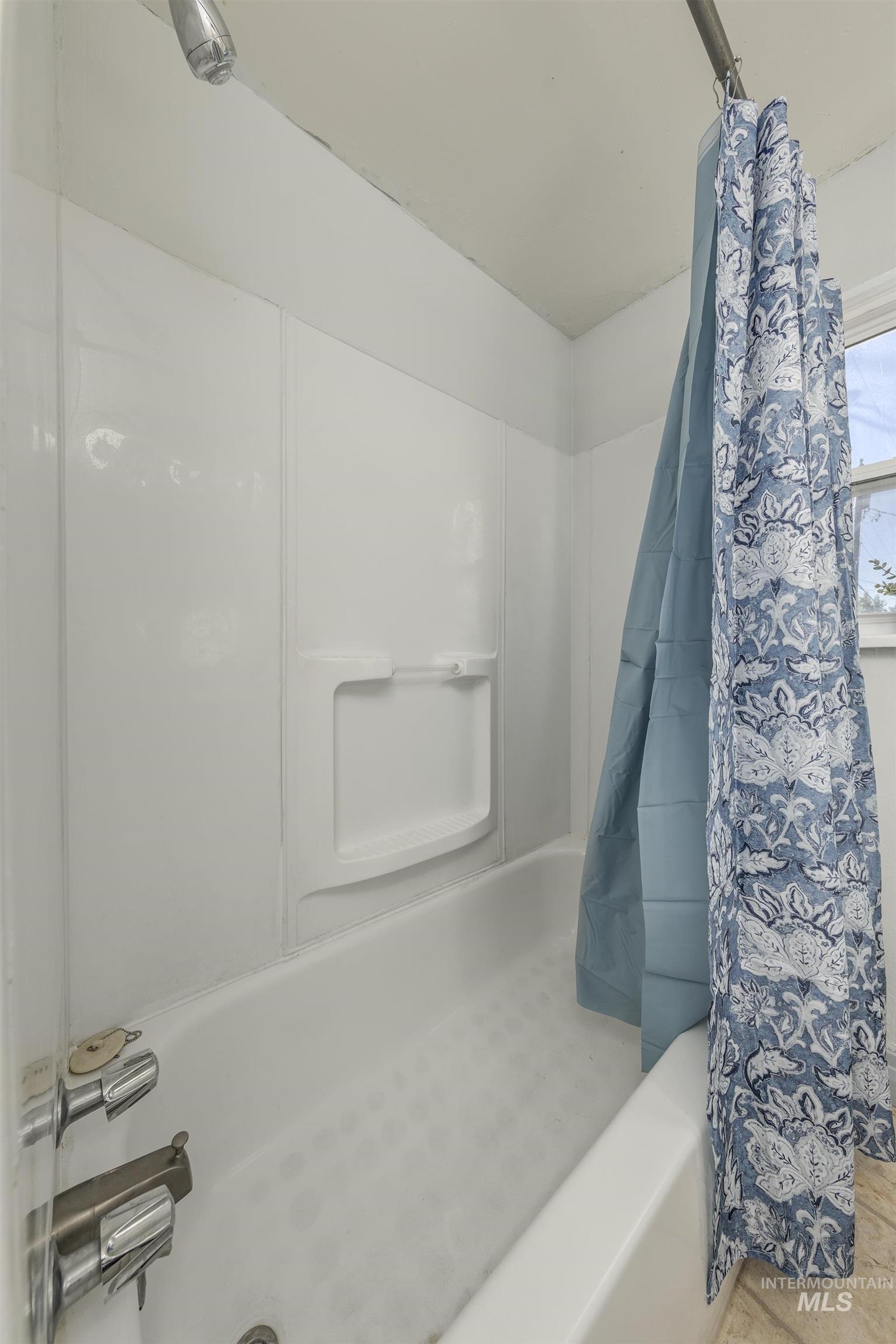 438 10th Ave N, Payette, Idaho 83661, 3 Bedrooms, 1 Bathroom, Residential Income For Sale, Price $350,000, 98964986