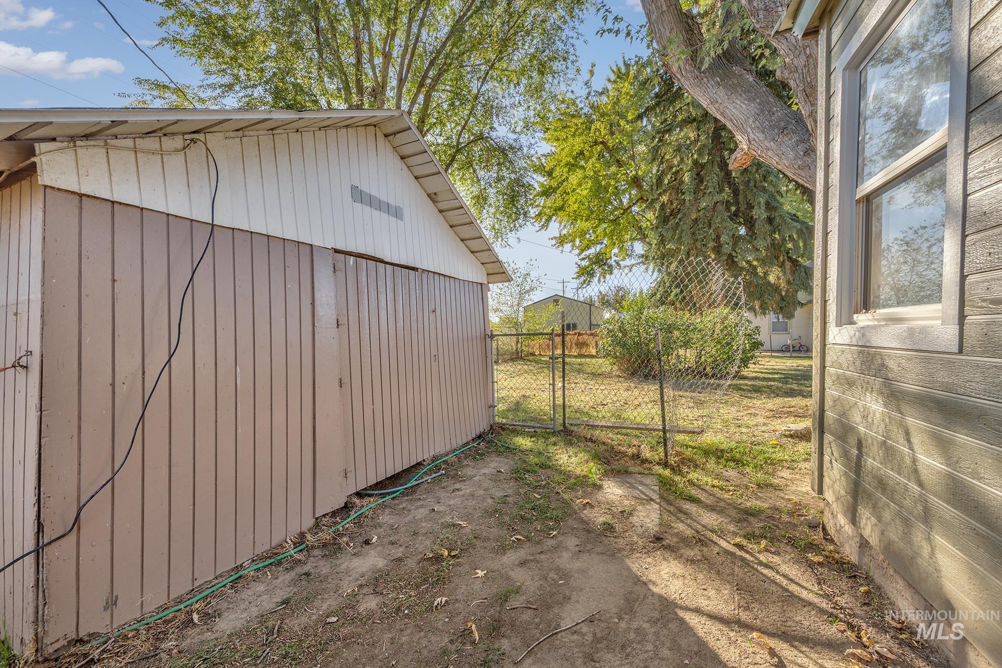 438 10th Ave N, Payette, Idaho 83661, 3 Bedrooms, 1 Bathroom, Residential Income For Sale, Price $350,000, 98964986