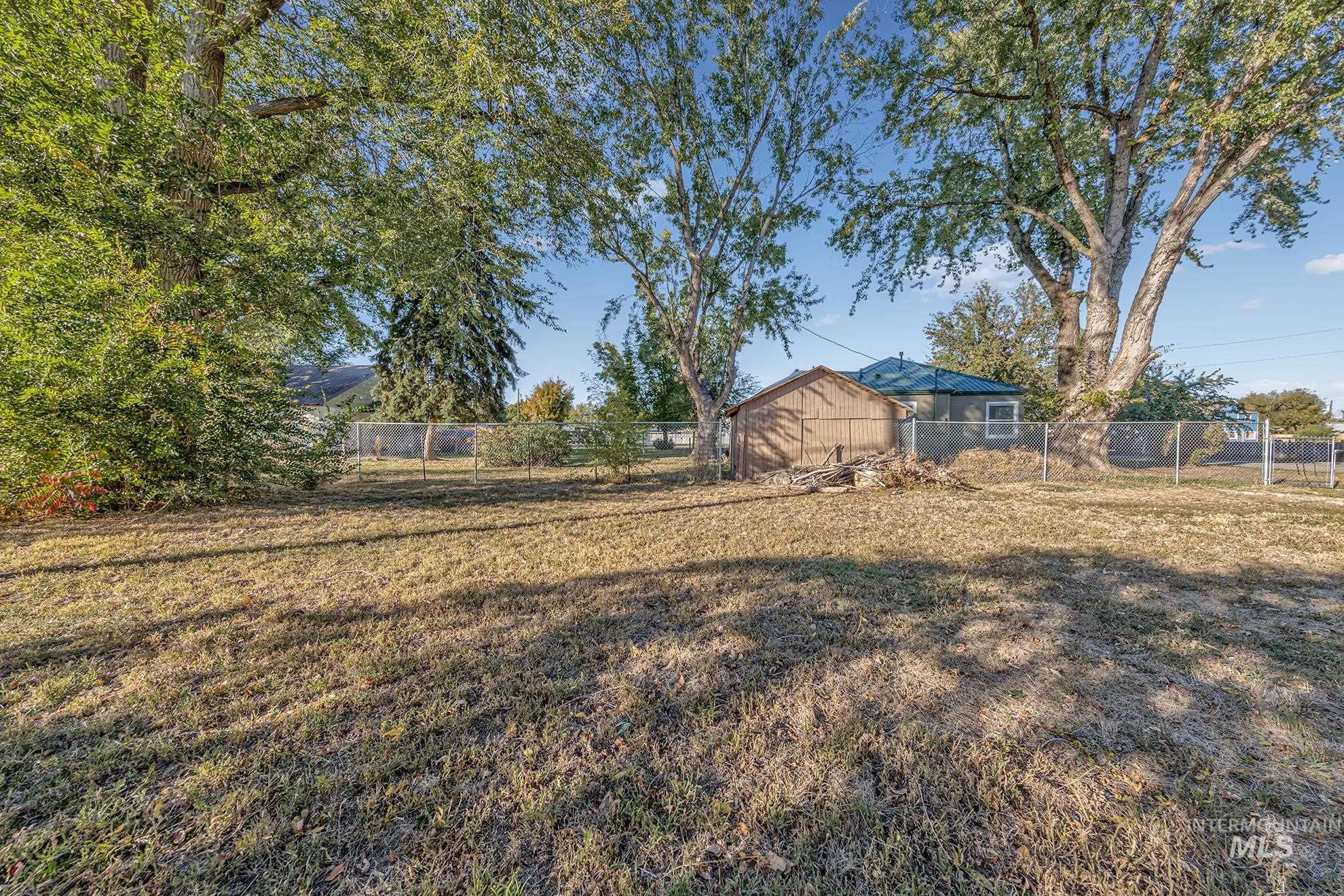 438 10th Ave N, Payette, Idaho 83661, 3 Bedrooms, 1 Bathroom, Residential Income For Sale, Price $350,000, 98964986