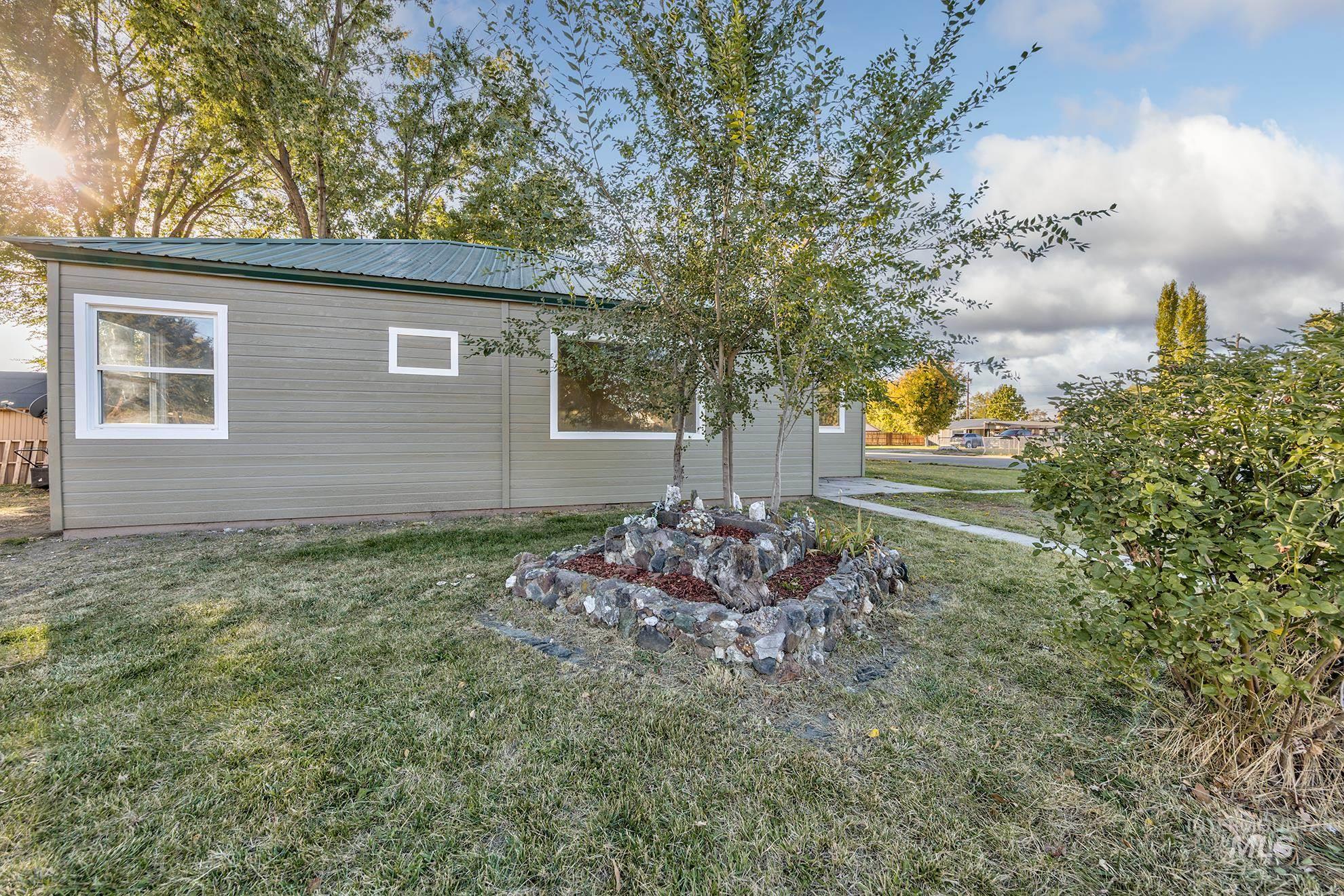 438 10th Ave N, Payette, Idaho 83661, 3 Bedrooms, 1 Bathroom, Residential Income For Sale, Price $350,000, 98964986
