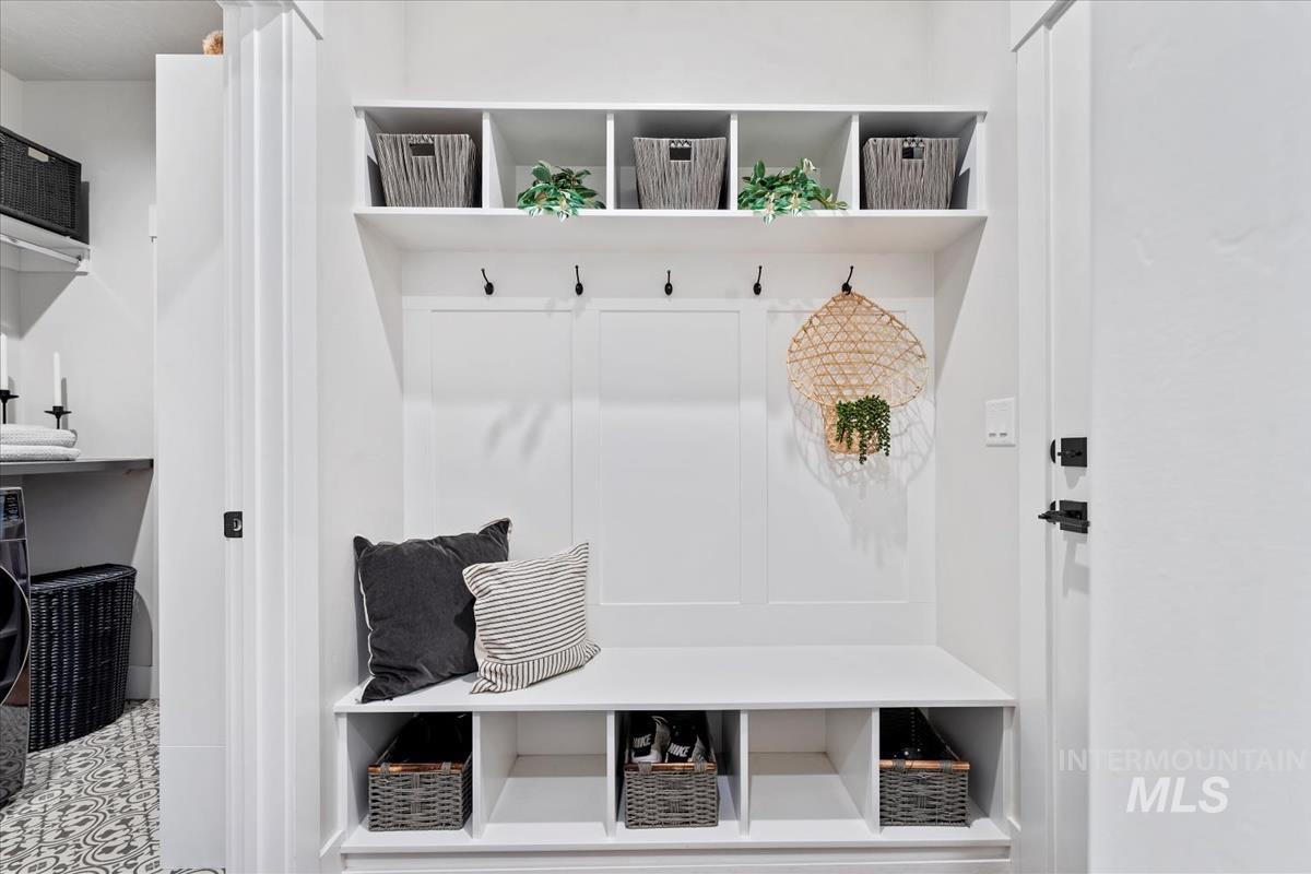 Mudroom featuring washer / dryer