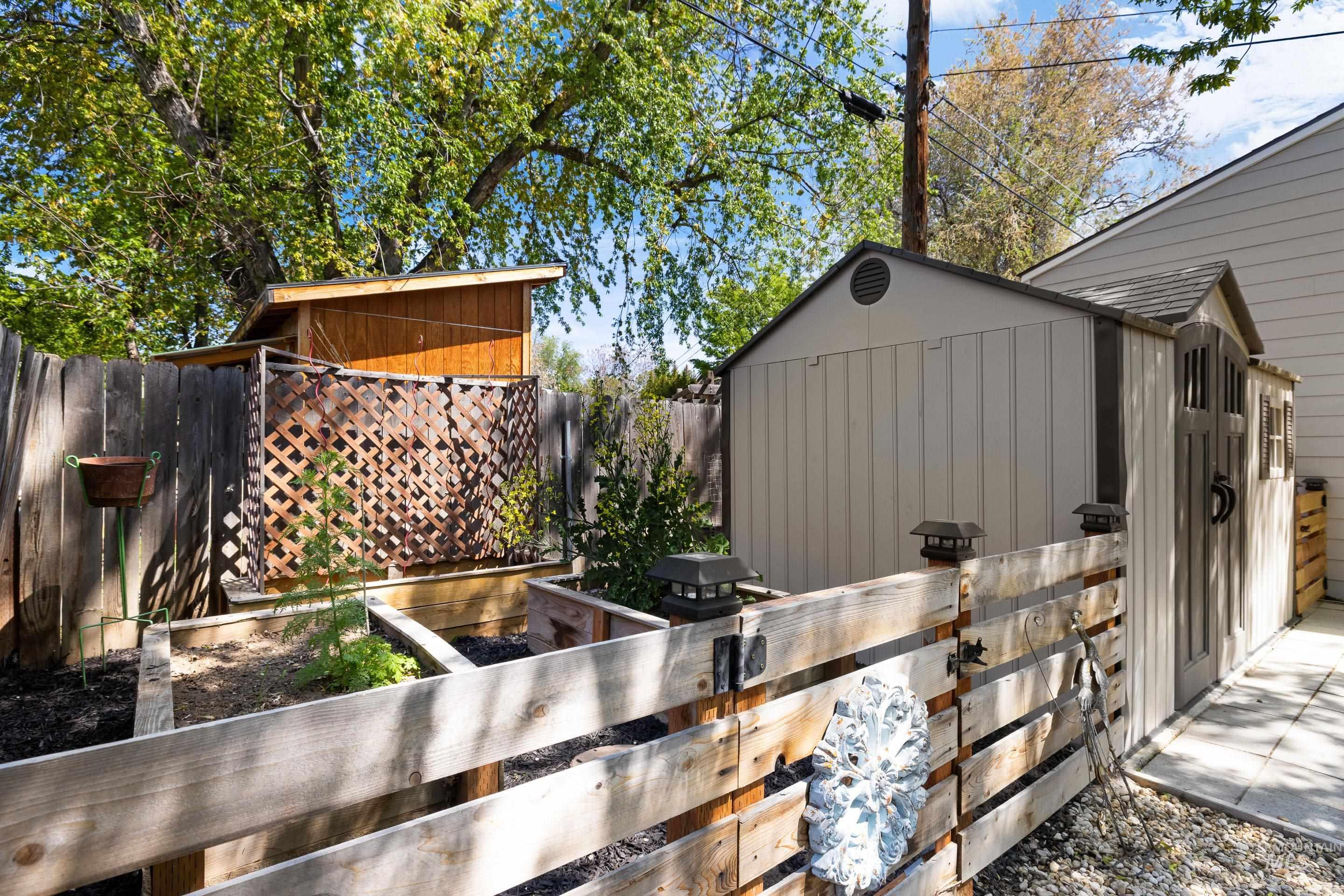 3510 LASSEN, Boise, Idaho 83703-4737, 5 Bedrooms, 3 Bathrooms, Residential For Sale, Price $785,000, 98965015
