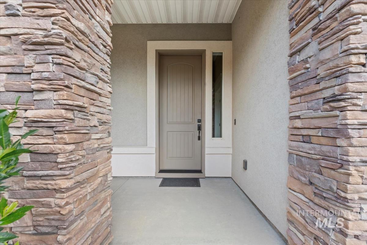 2604 E Granadillo, Meridian, Idaho 83646, 3 Bedrooms, 2 Bathrooms, Residential For Sale, Price $669,000, 98965018