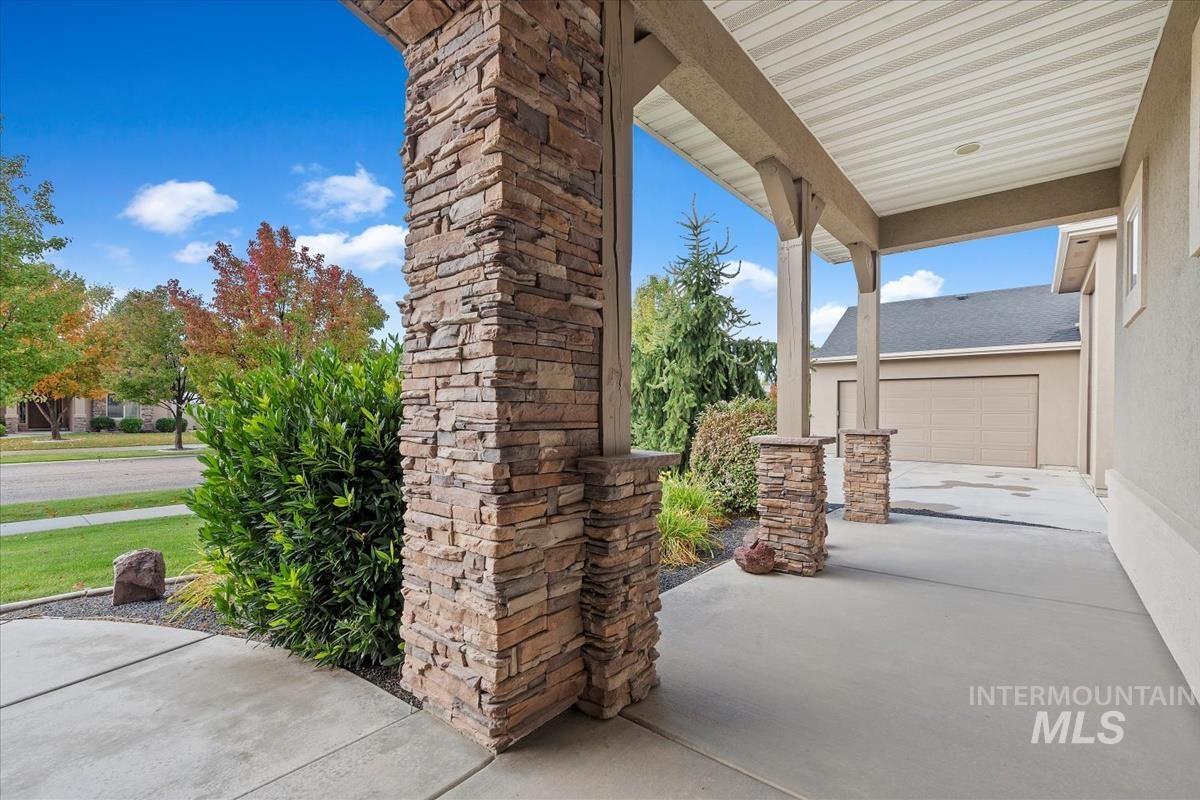 2604 E Granadillo, Meridian, Idaho 83646, 3 Bedrooms, 2 Bathrooms, Residential For Sale, Price $669,000, 98965018