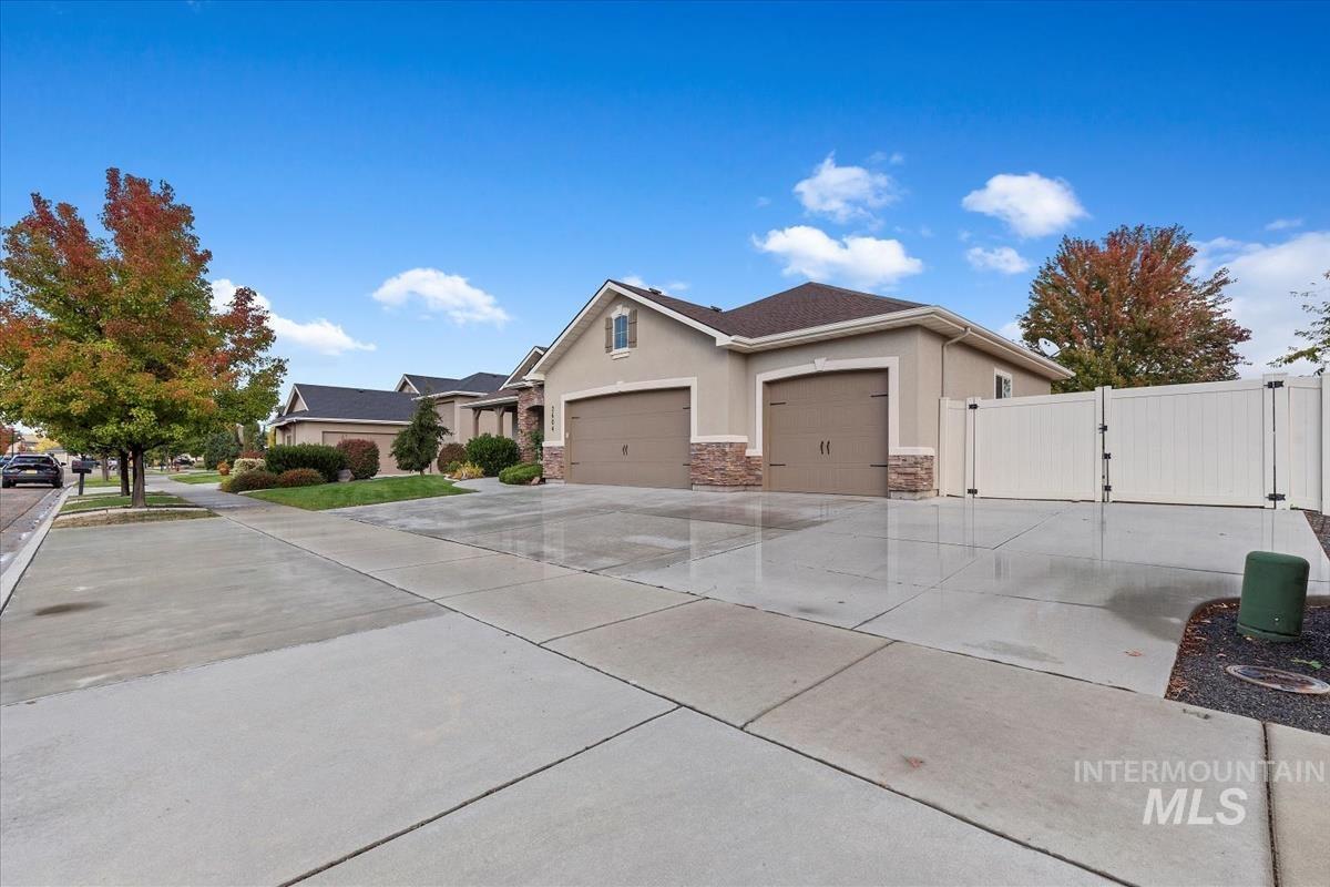 2604 E Granadillo, Meridian, Idaho 83646, 3 Bedrooms, 2 Bathrooms, Residential For Sale, Price $669,000, 98965018