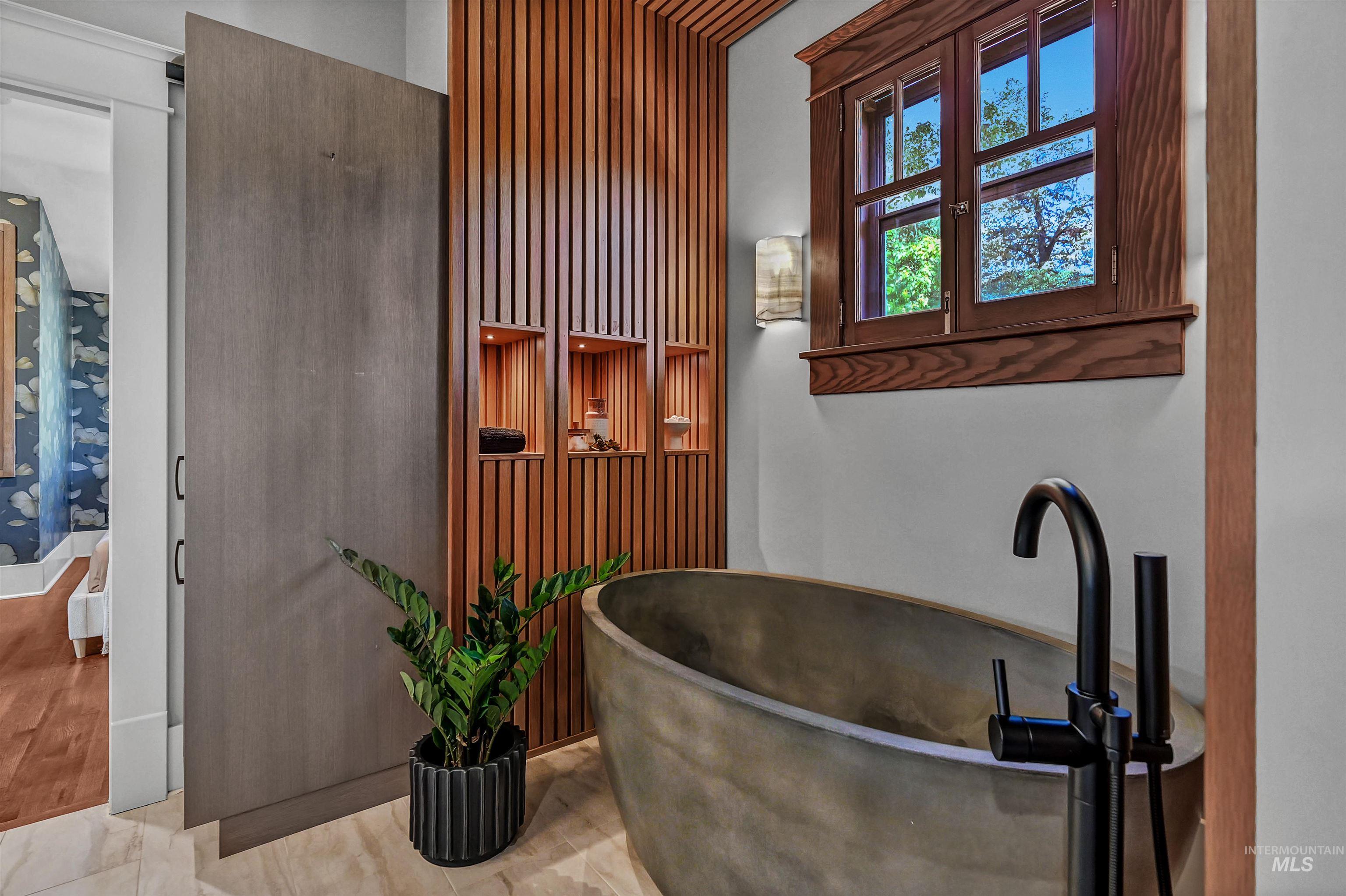 1019 N 9Th St, Boise, Idaho 83702-4232, 4 Bedrooms, 2.5 Bathrooms, Residential For Sale, Price $2,400,000, 98965033