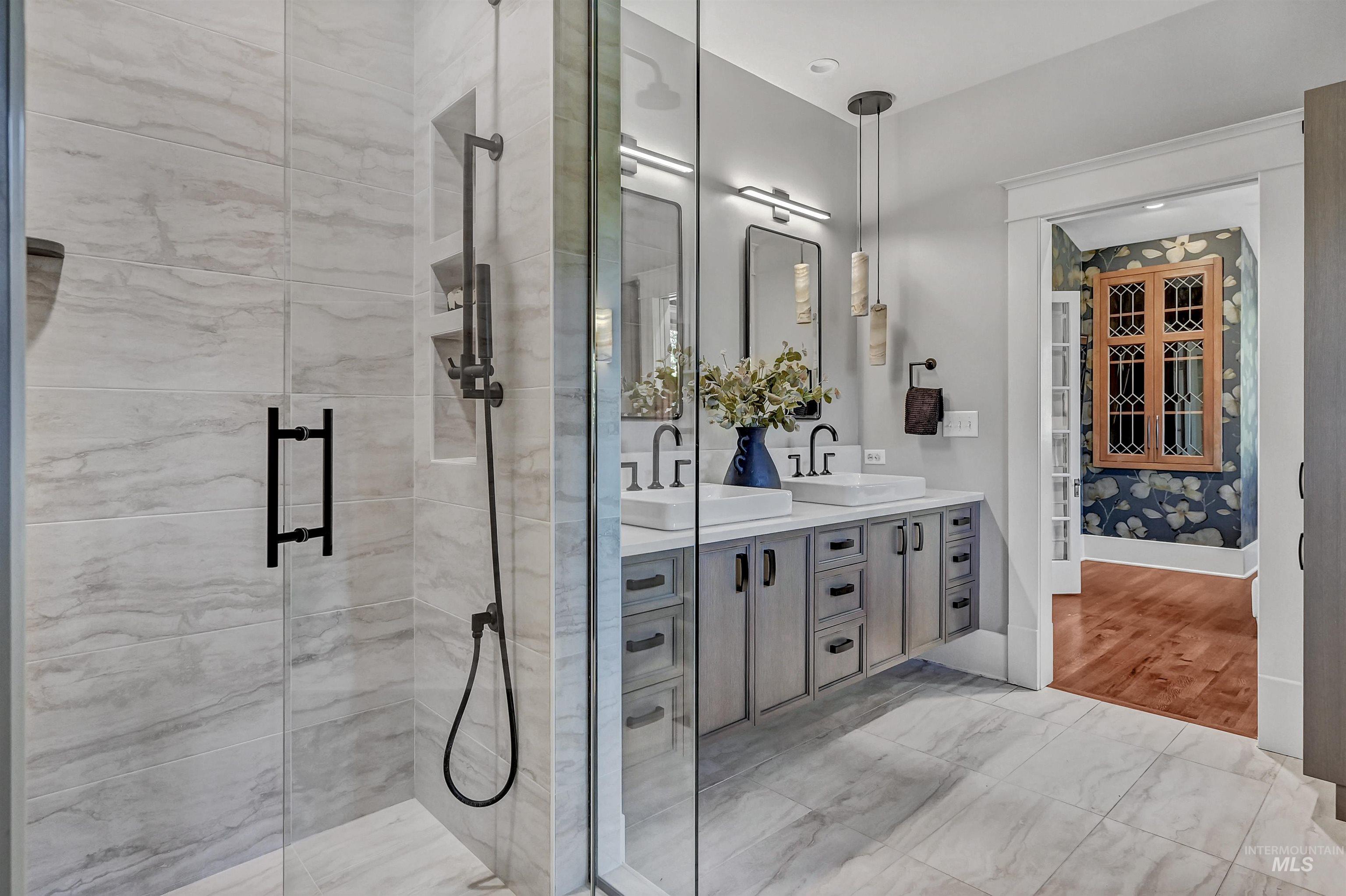 1019 N 9Th St, Boise, Idaho 83702-4232, 4 Bedrooms, 2.5 Bathrooms, Residential For Sale, Price $2,400,000, 98965033