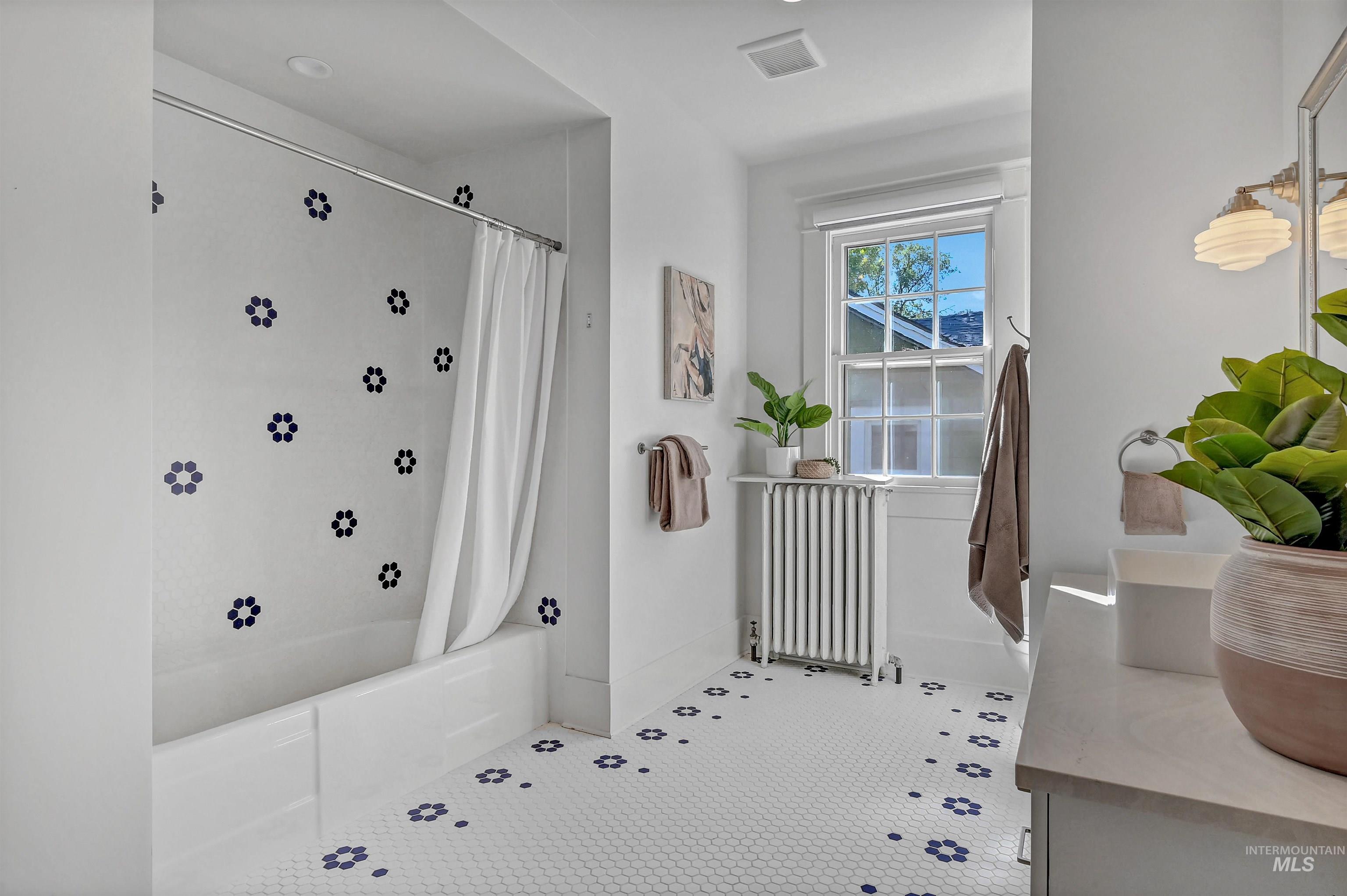 1019 N 9Th St, Boise, Idaho 83702-4232, 4 Bedrooms, 2.5 Bathrooms, Residential For Sale, Price $2,400,000, 98965033