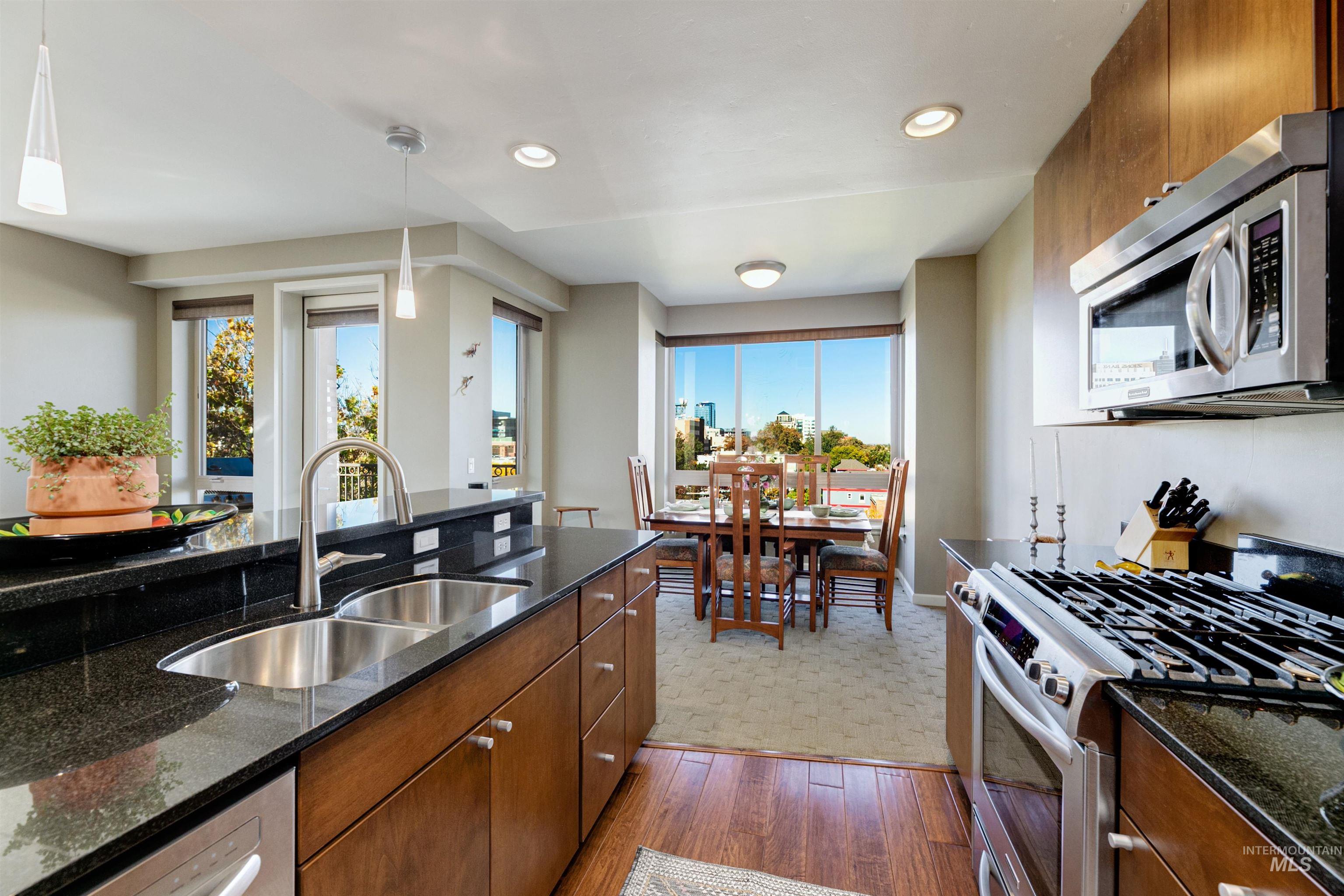 323 W Jefferson St, Boise, Idaho 83702, 2 Bedrooms, 2 Bathrooms, Residential For Sale, Price $924,900, 98965037