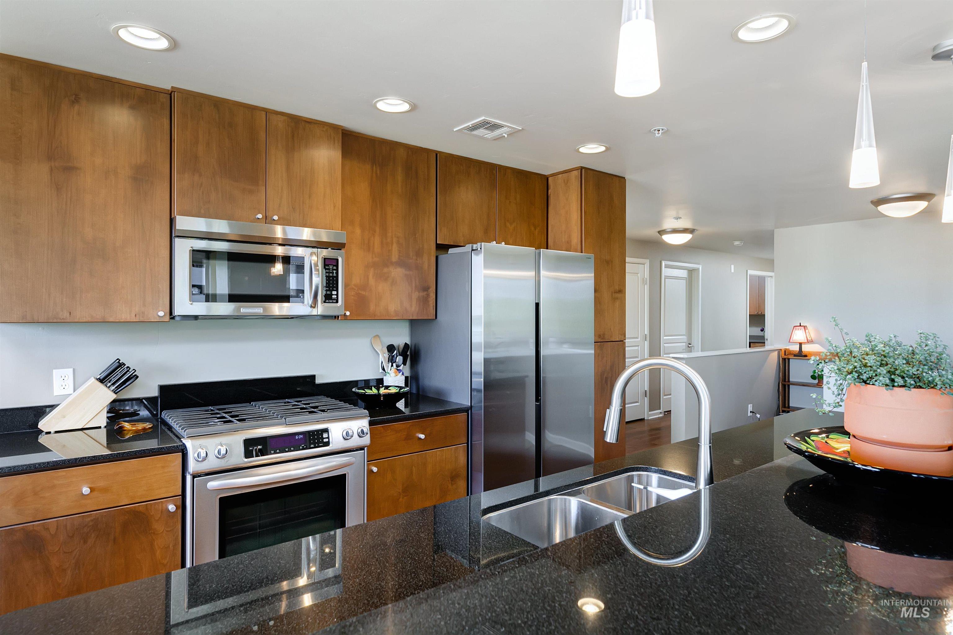 323 W Jefferson St, Boise, Idaho 83702, 2 Bedrooms, 2 Bathrooms, Residential For Sale, Price $924,900, 98965037