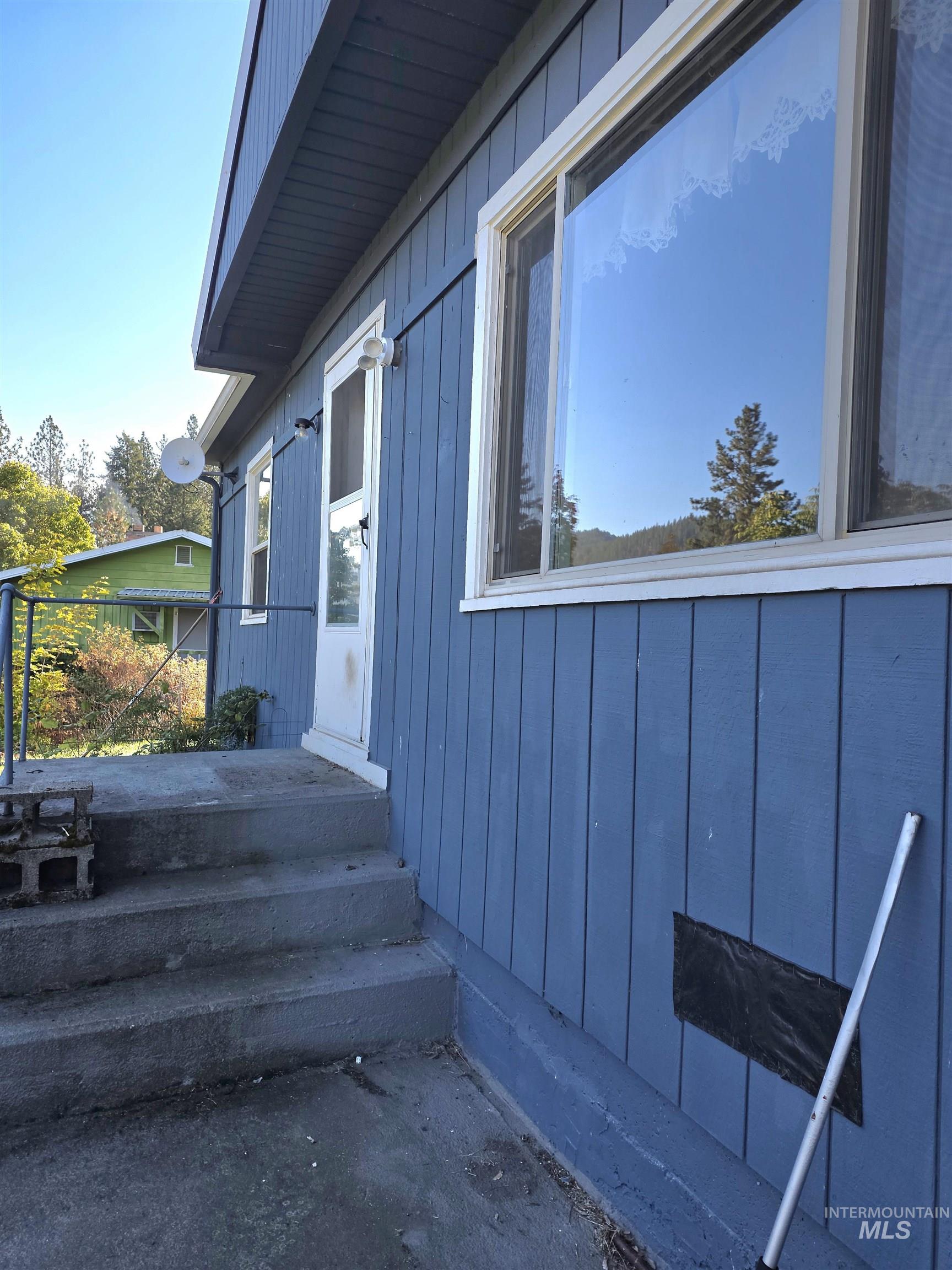 View of side of home