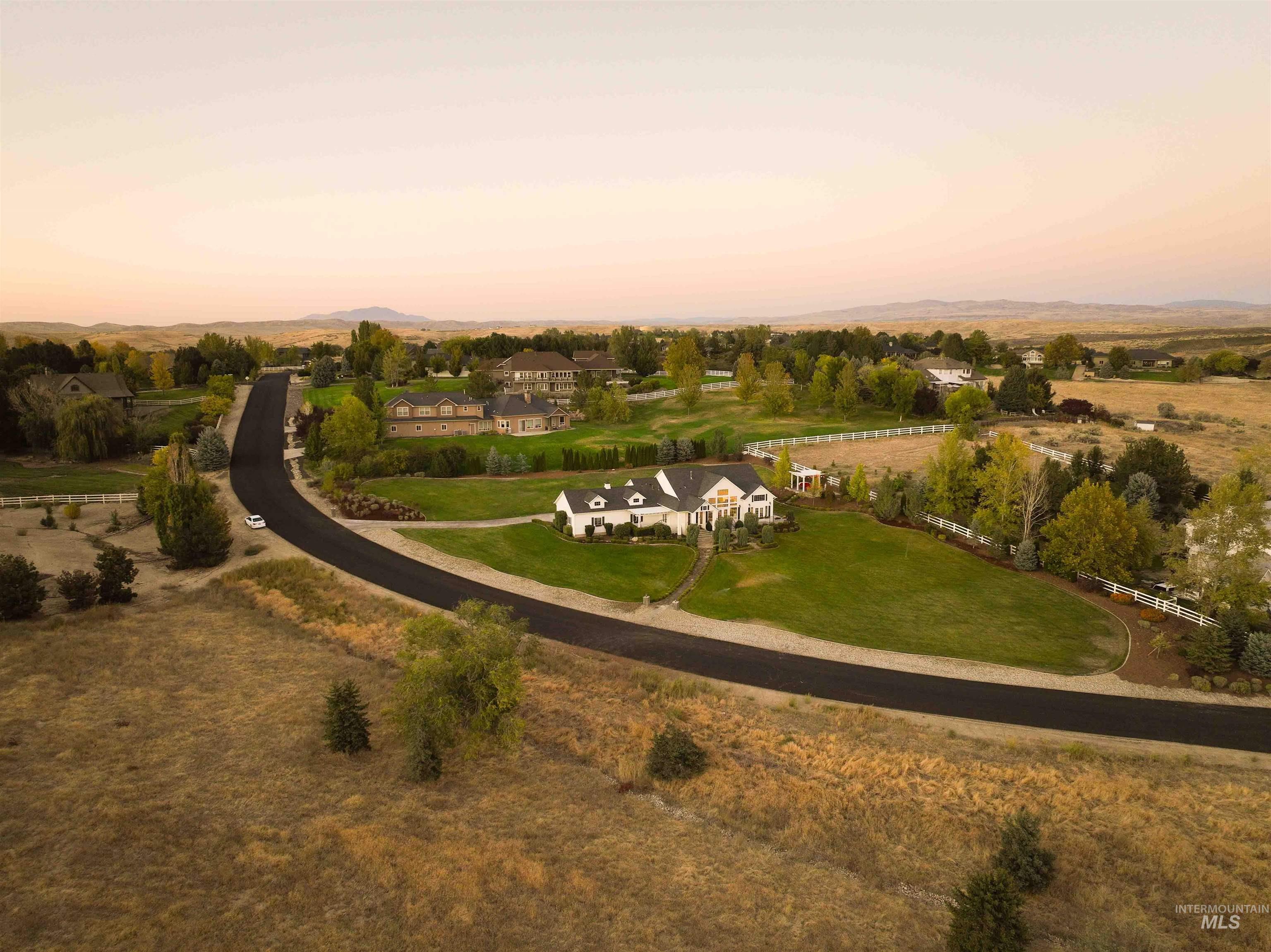 4782 Echo Summit, Star, Idaho 83699, 4 Bedrooms, 3.5 Bathrooms, Residential For Sale, Price $1,150,000, 98965063