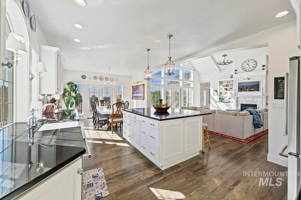 4782 Echo Summit, Star, Idaho 83699, 4 Bedrooms, 3.5 Bathrooms, Residential For Sale, Price $1,150,000, 98965063