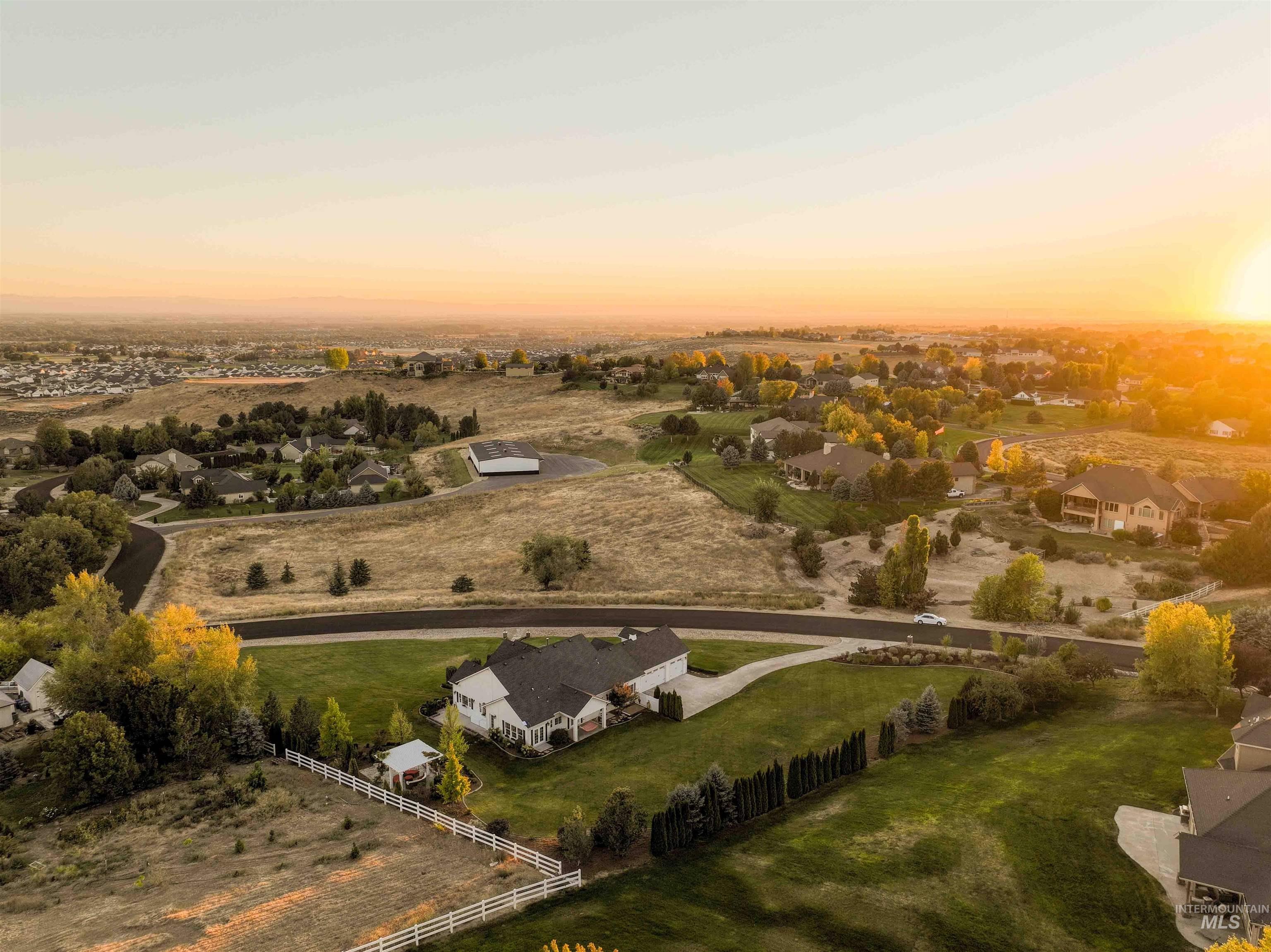 4782 Echo Summit, Star, Idaho 83699, 4 Bedrooms, 3.5 Bathrooms, Residential For Sale, Price $1,150,000, 98965063