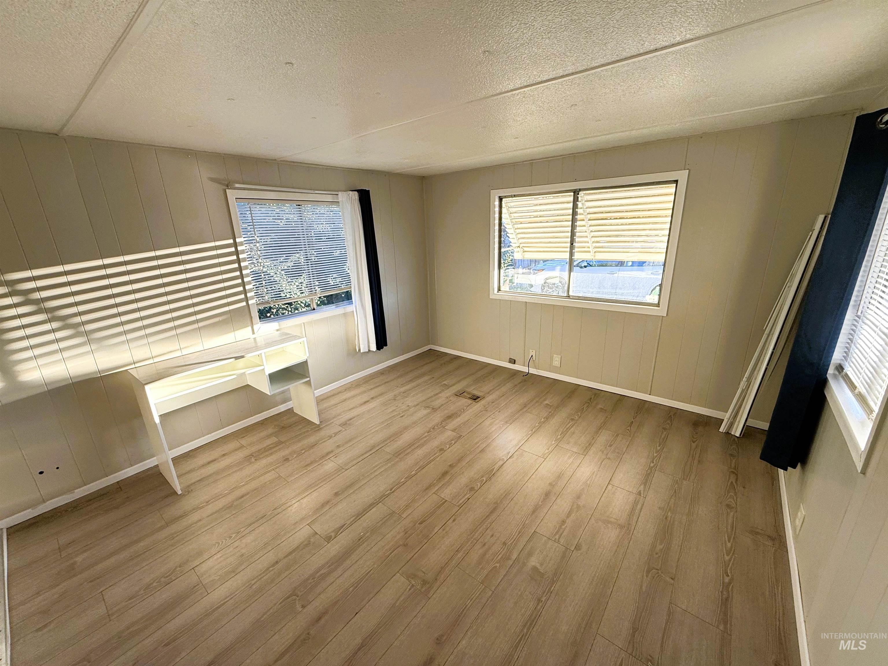 113 E 45th St, Garden City, Idaho 83714, 2 Bedrooms, 1 Bathroom, Residential For Sale, Price $40,000, 98965065