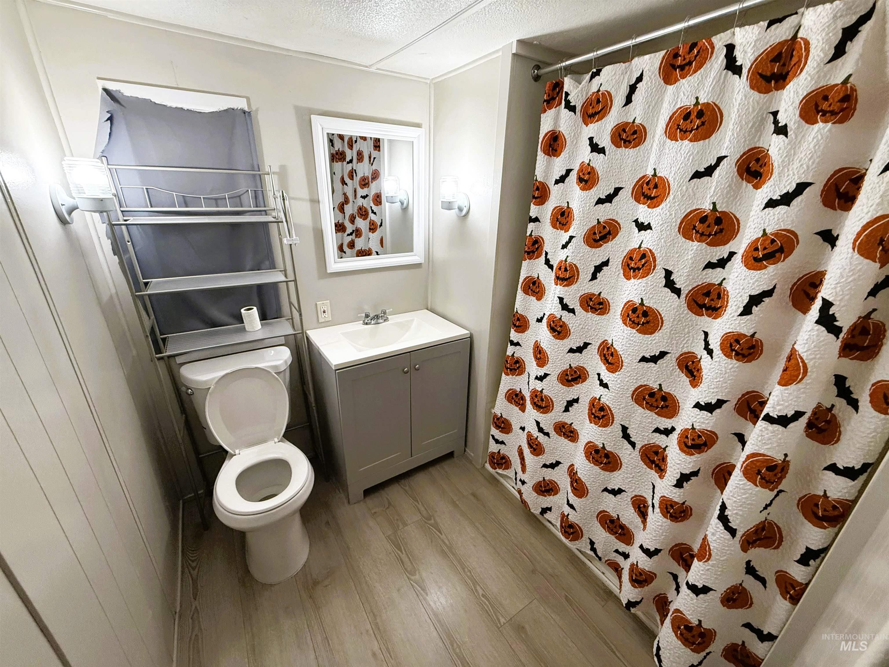 113 E 45th St, Garden City, Idaho 83714, 2 Bedrooms, 1 Bathroom, Residential For Sale, Price $40,000, 98965065