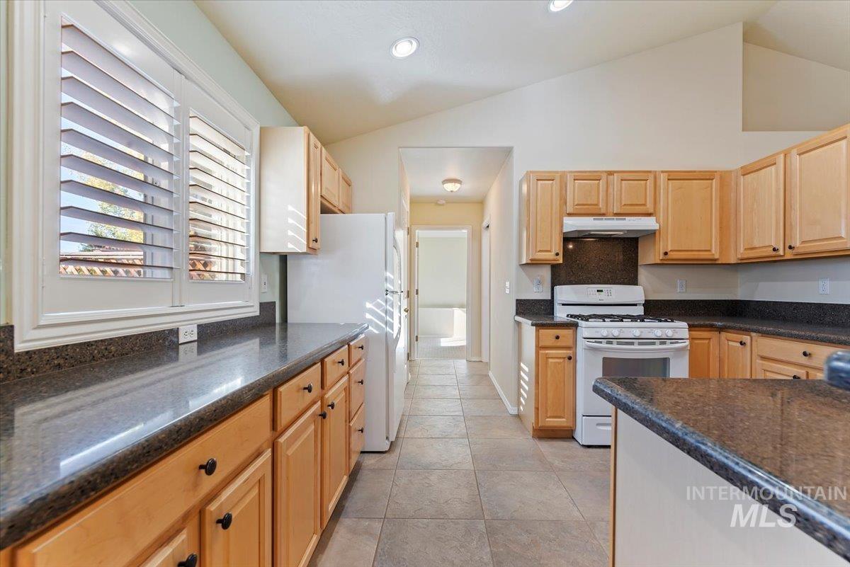 4401 S Redhawk Way, Boise, Idaho 83716, 3 Bedrooms, 2 Bathrooms, Residential For Sale, Price $489,900, 98965082
