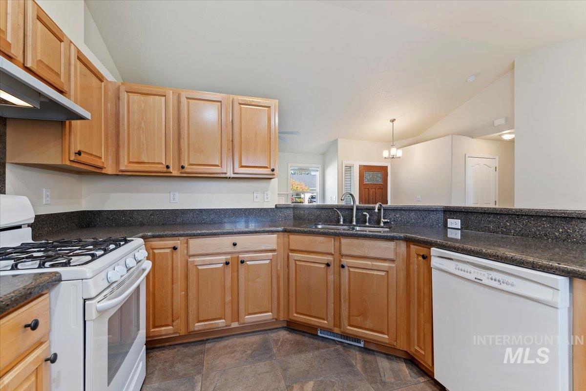 4401 S Redhawk Way, Boise, Idaho 83716, 3 Bedrooms, 2 Bathrooms, Residential For Sale, Price $489,900, 98965082