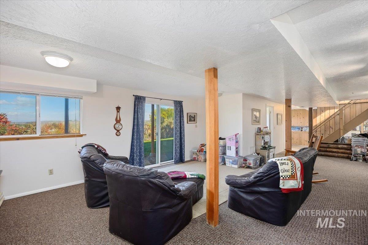982 A E 2700 S, Hagerman, Idaho 83332, 3 Bedrooms, 3 Bathrooms, Residential For Sale, Price $539,000, 98965083