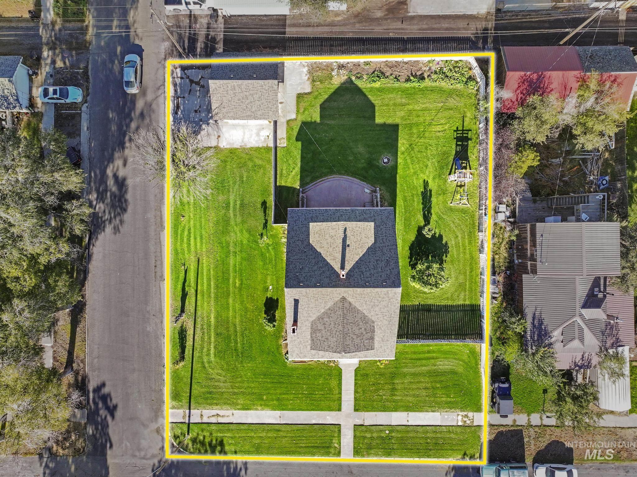 Aerial view of property's location with property parcel outlined
