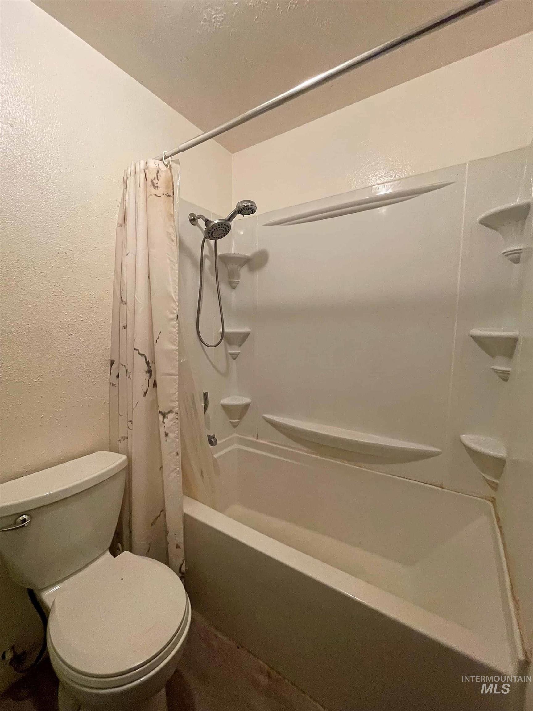 425 W Peach Rd, Ontario, Oregon 97914-8017, 5 Bedrooms, 2 Bathrooms, Farm & Ranch For Sale, Price $575,000, 98965103