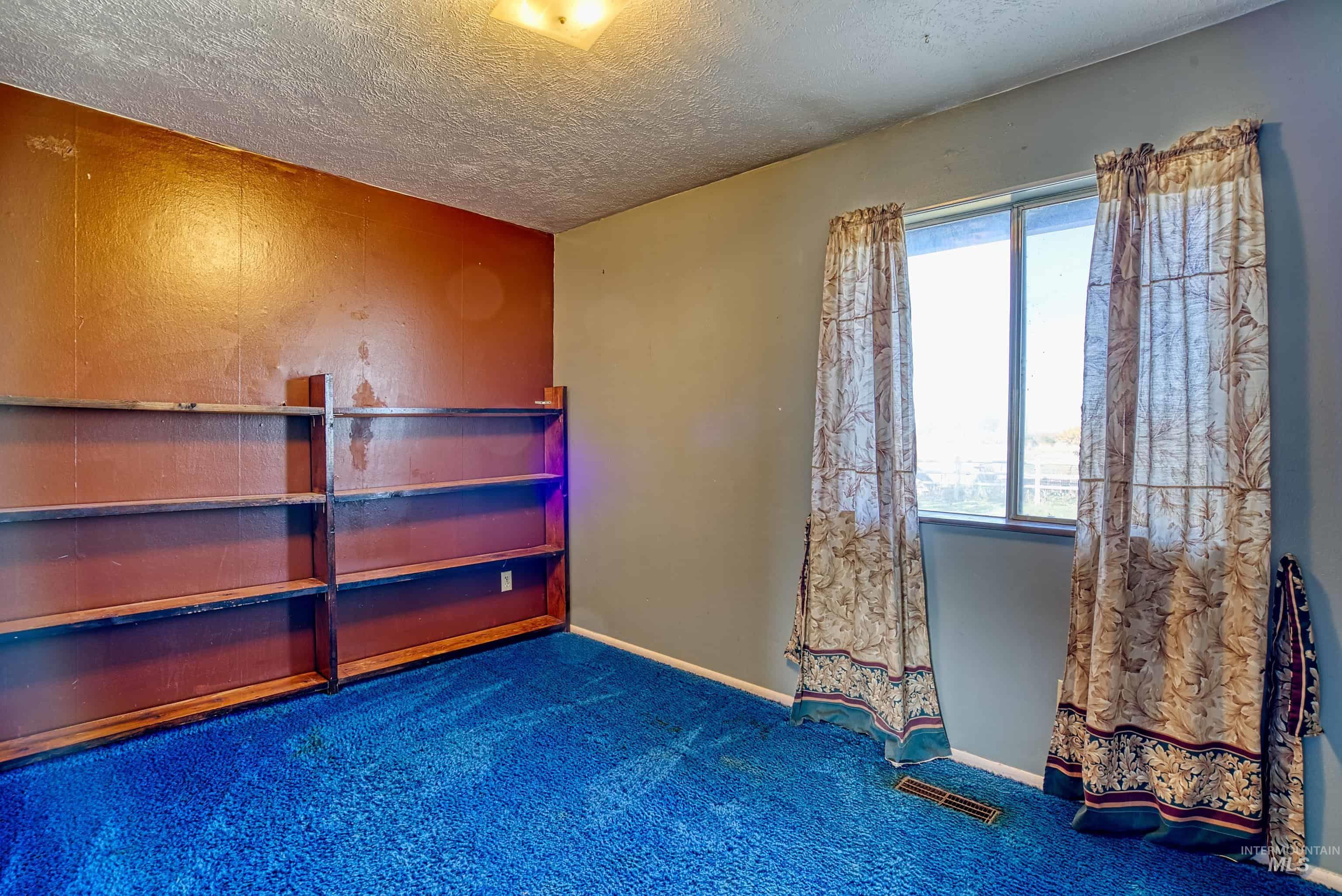 425 W Peach Rd, Ontario, Oregon 97914-8017, 5 Bedrooms, 2 Bathrooms, Farm & Ranch For Sale, Price $575,000, 98965103